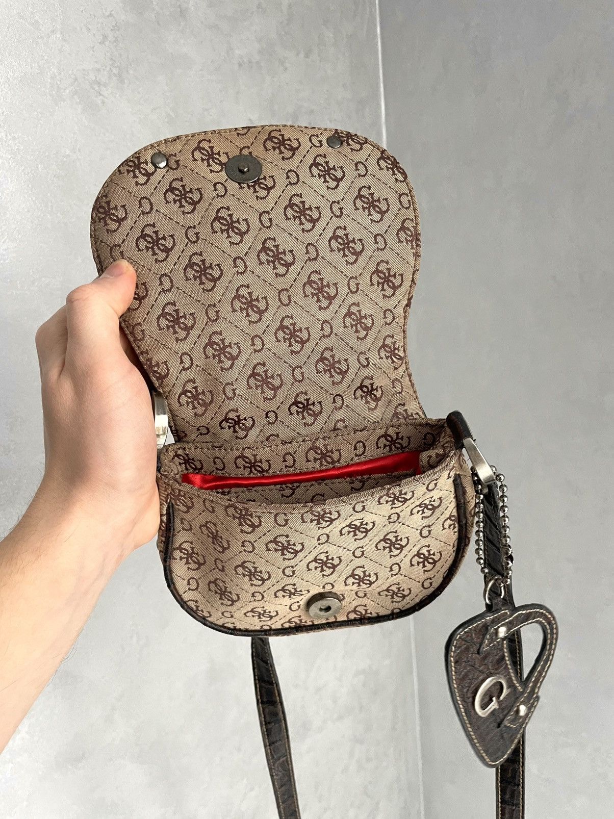 Guess Vintage Y2K Guess Monogram Crossbody Shoulder Bag Size ONE SIZE - 19 Thumbnail