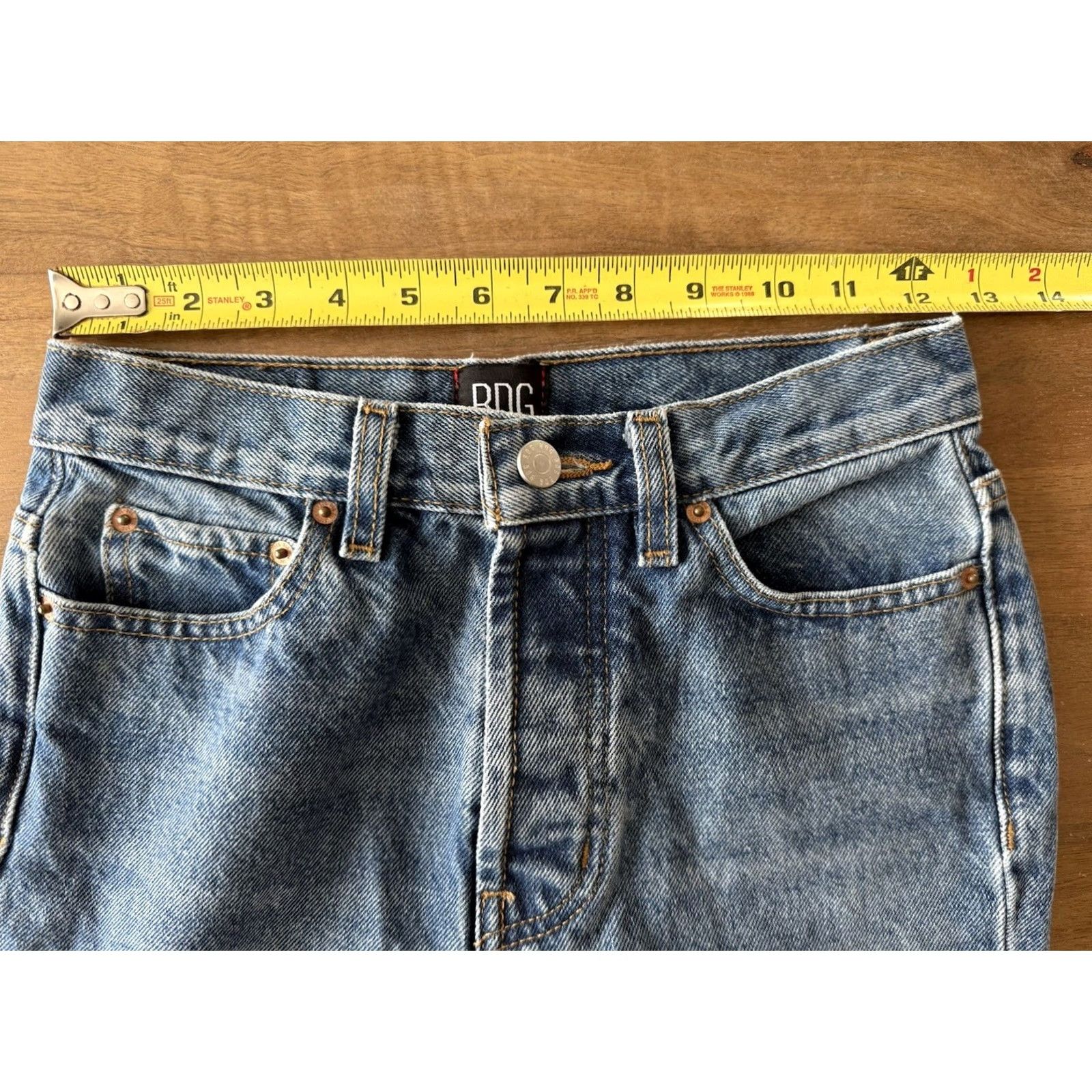 Urban Outfitters BDG Urban Outfitters Jeans Slim Straight 25x28 Womens Light Wash Denim Blue City Logo 5-Pocket Mens? Womens Size 42" / US 20 - 5 Thumbnail