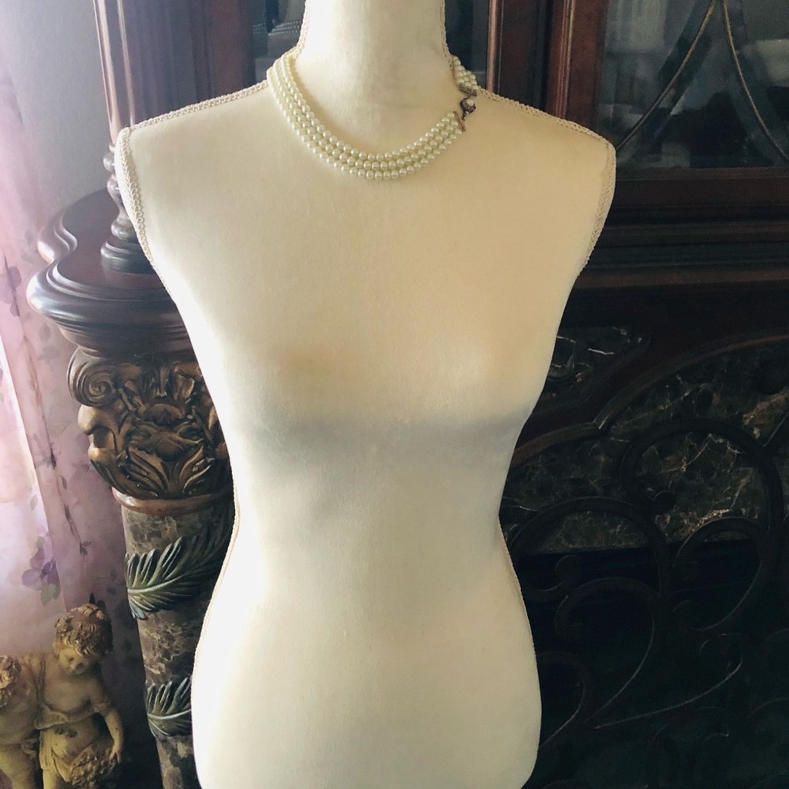 Vintage Vintage Feinberg triple strand white glass pearl necklace Size ONE SIZE - 6 Thumbnail