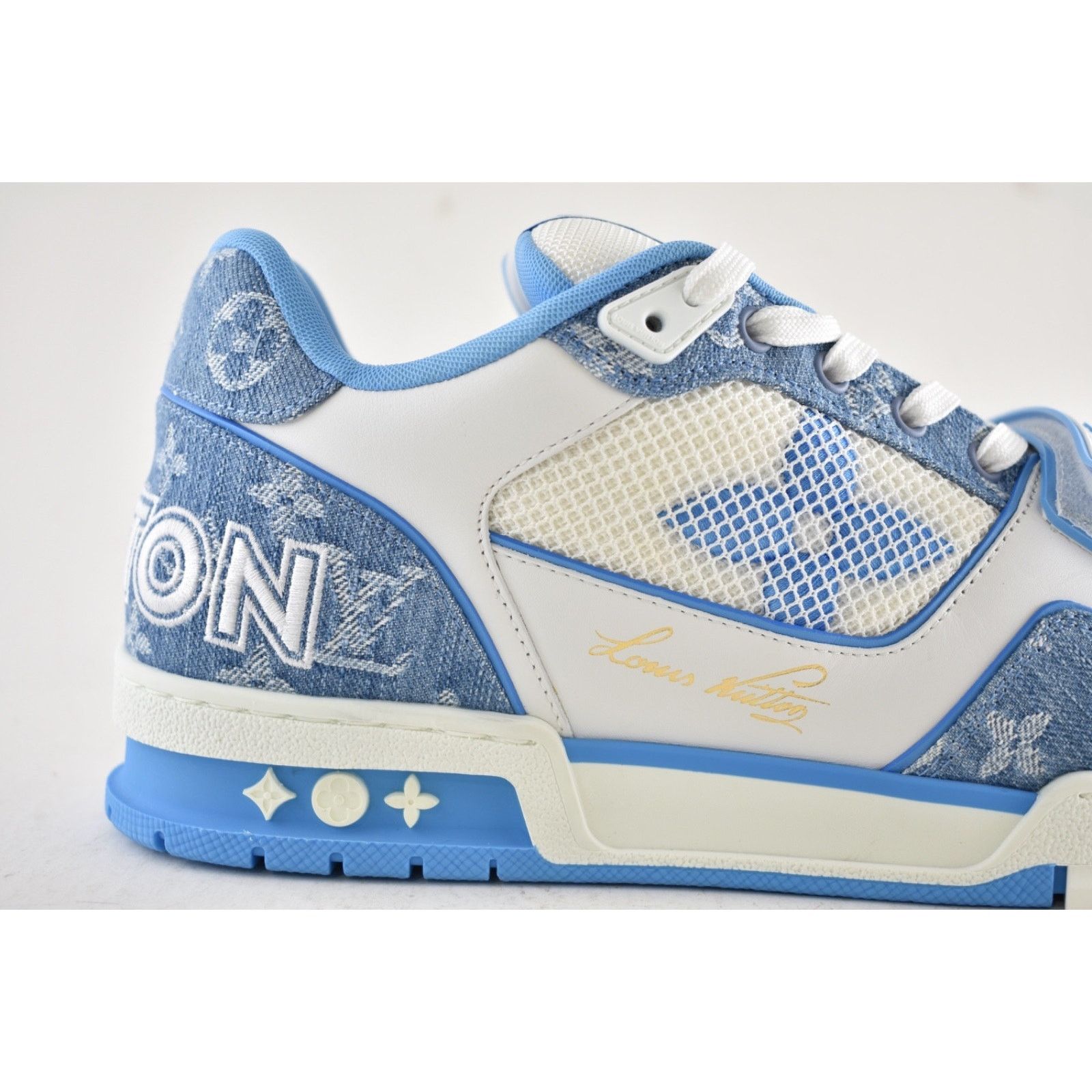 Louis Vuitton Louis Vuitton Denim Blue Monogram White LV Low Top Size US 10 / EU 43 - 4 Thumbnail