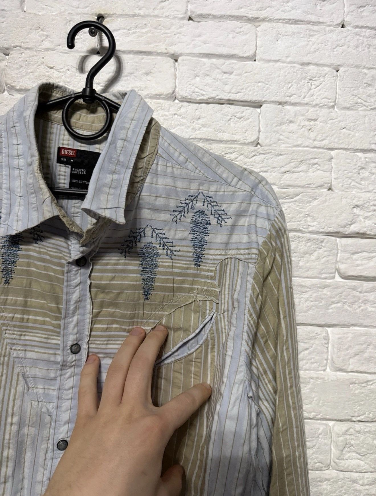 Diesel Vintage Diesel Avant Garde Shirt Y2K Embroidered Logos Sz M Size US M / EU 48-50 / 2 - 3 Thumbnail