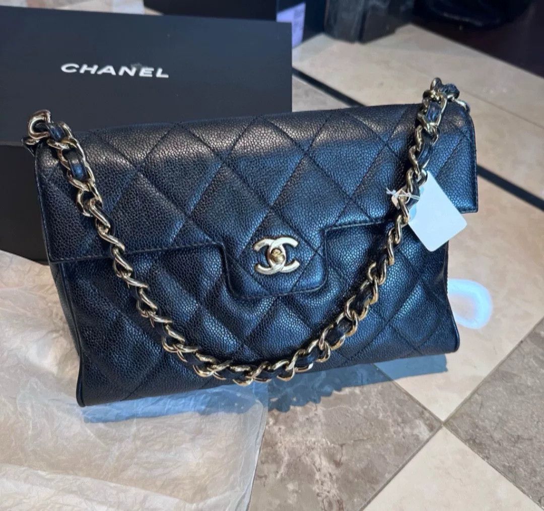 Chanel Pre-loved Bag Very good condition Size ONE SIZE - 1 Thumbnail