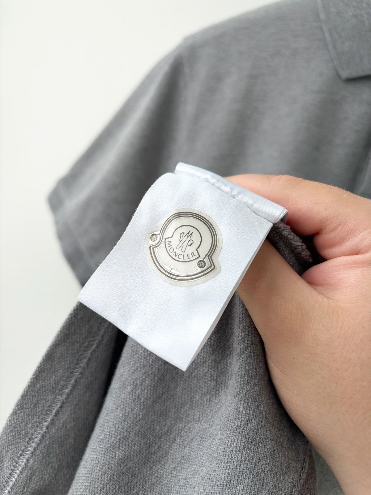 Moncler Moncler Maglia Polo Manica Corta Grey Polo Shirt Men’s SZ M Size US M / EU 48-50 / 2 - 12 Thumbnail