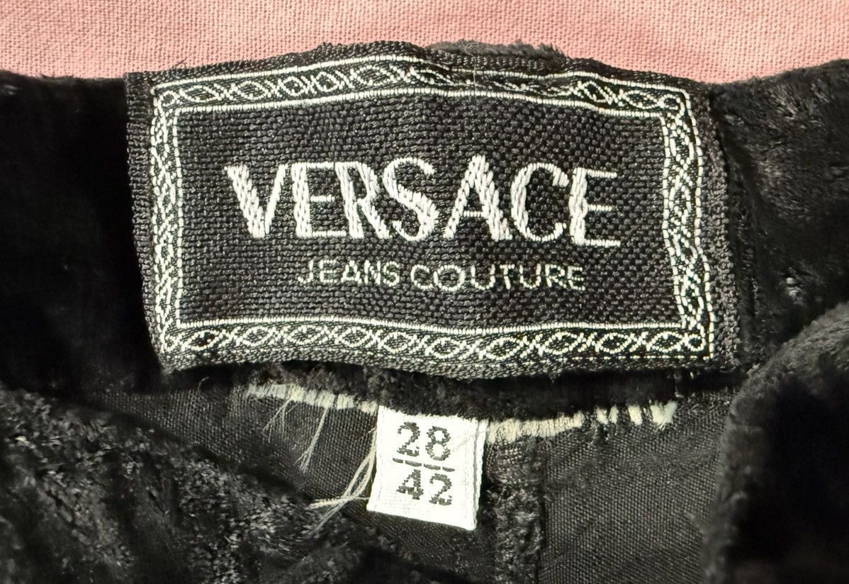 Versace Vintage Versace Pants (Rare) Waist 26 in. / Inseam 27 in. Size 26" / US 2 / IT 38 - 6 Thumbnail
