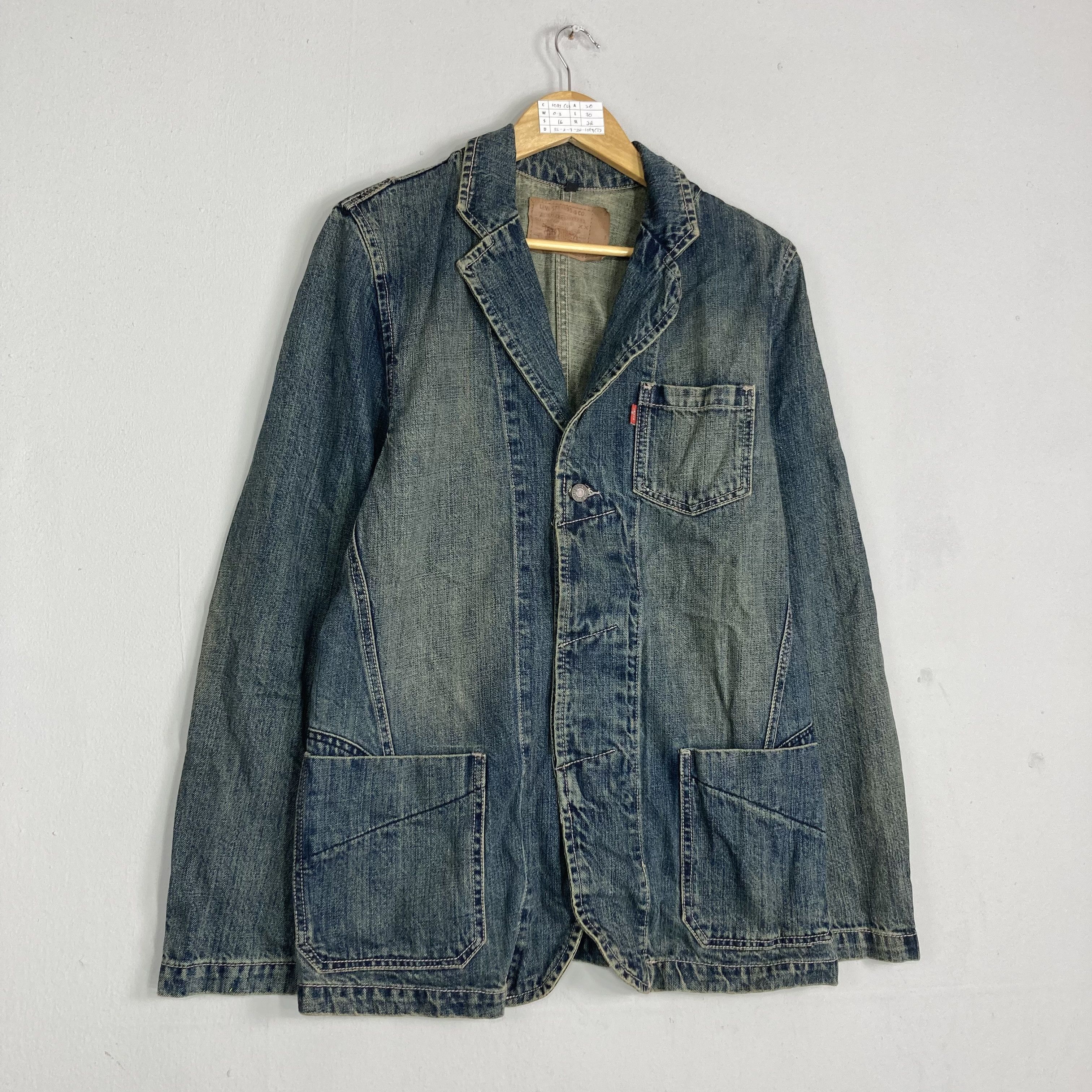 Vintage Vintage LEVIS LVC Denim Chore Jacket Button Levis Workwear Size US L / EU 52-54 / 3 - 3 Thumbnail