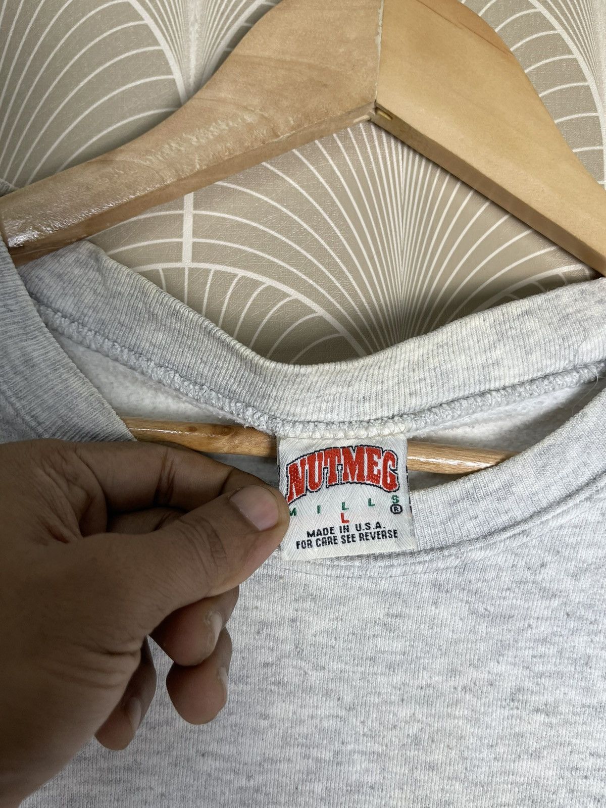 Nutmeg VINTAGE WORLDCUP USA 94’ ITALIA TEAM X NUTMEG CREWNECK RARE Size US L / EU 52-54 / 3 - 14 Thumbnail