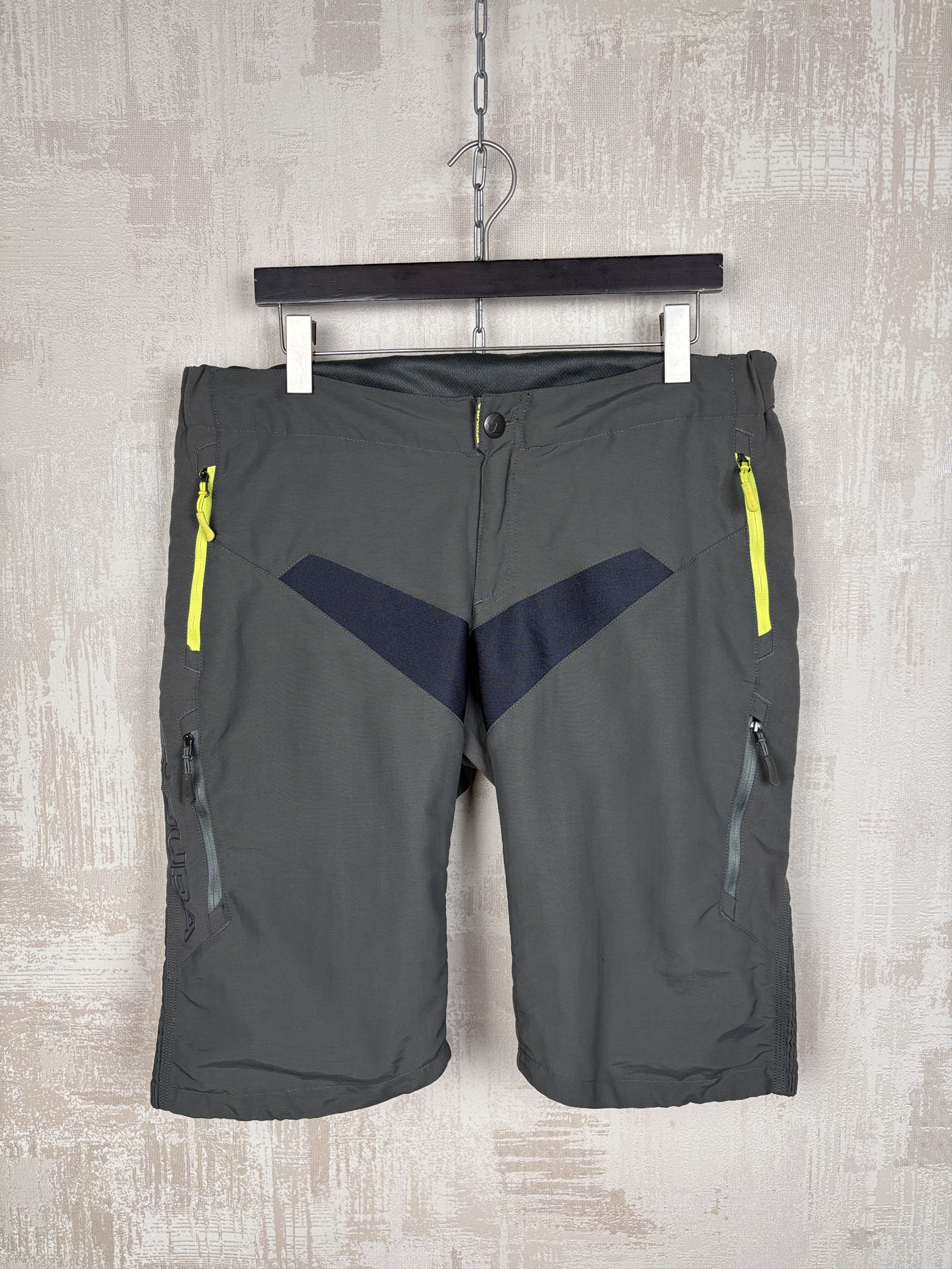 Bicycle Endura Singletrack Shorts Nylon Cycling MTB Men's Size L Size US 34 / EU 50 - 3 Thumbnail