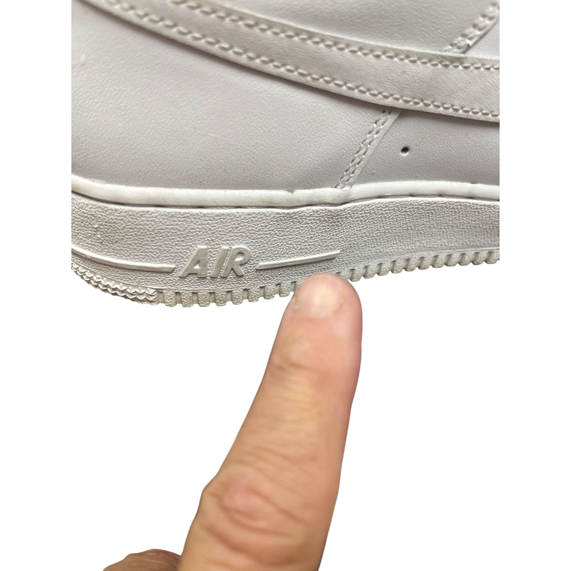 Nike Nike Air Force 1 mens white leather low top athletic sneaker Size US 9.5 / EU 42-43 - 13 Thumbnail