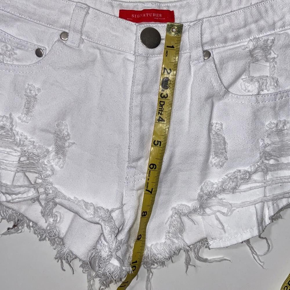 Kirkland Signature White Denim Distressed Shorts Size Small Size 28" / US 6 / IT 42 - 4 Thumbnail
