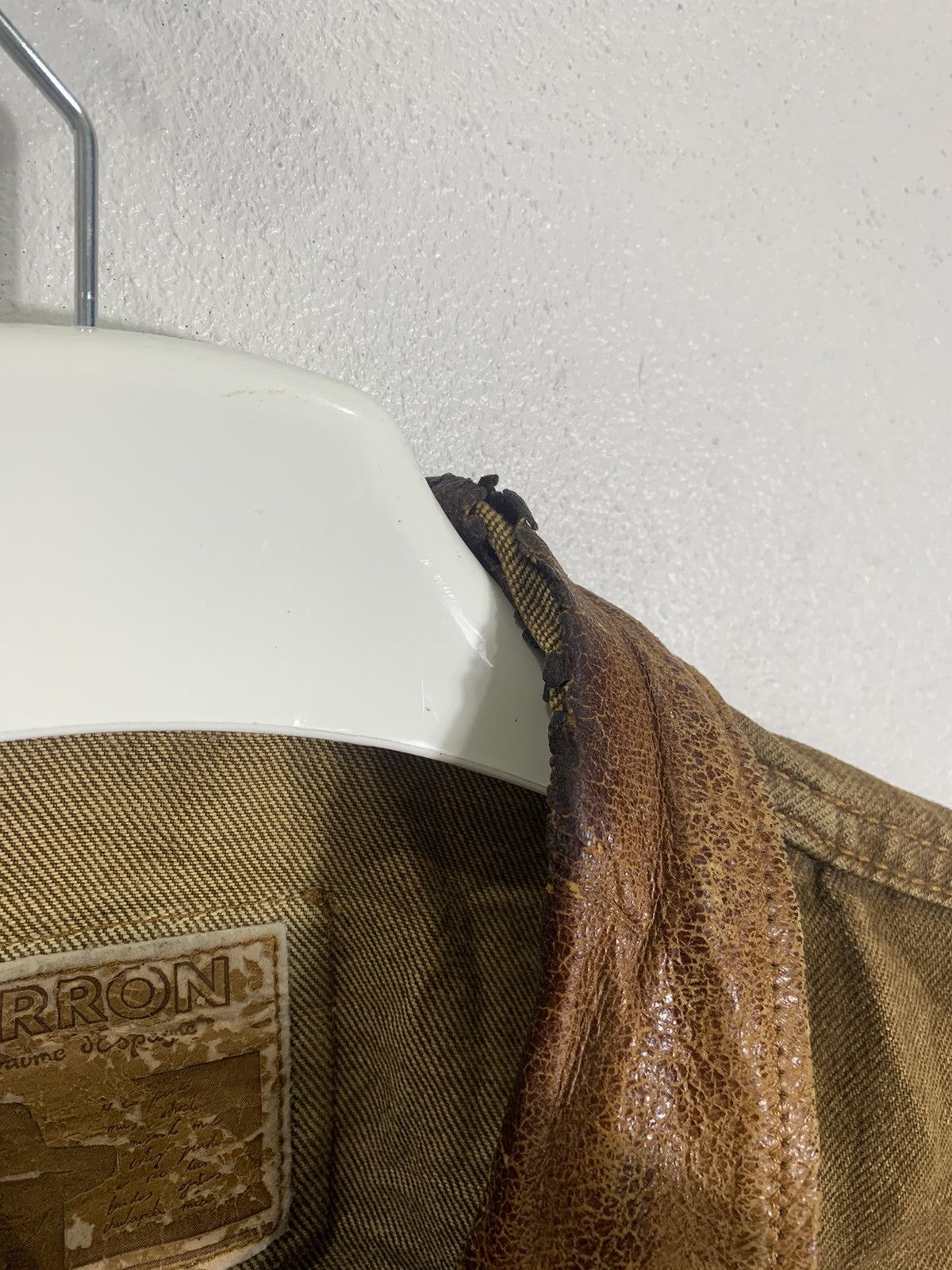 Vintage Vintage 80’s Cimarron Apache Distressed Denim Jacket Size US L / EU 52-54 / 3 - 4 Thumbnail