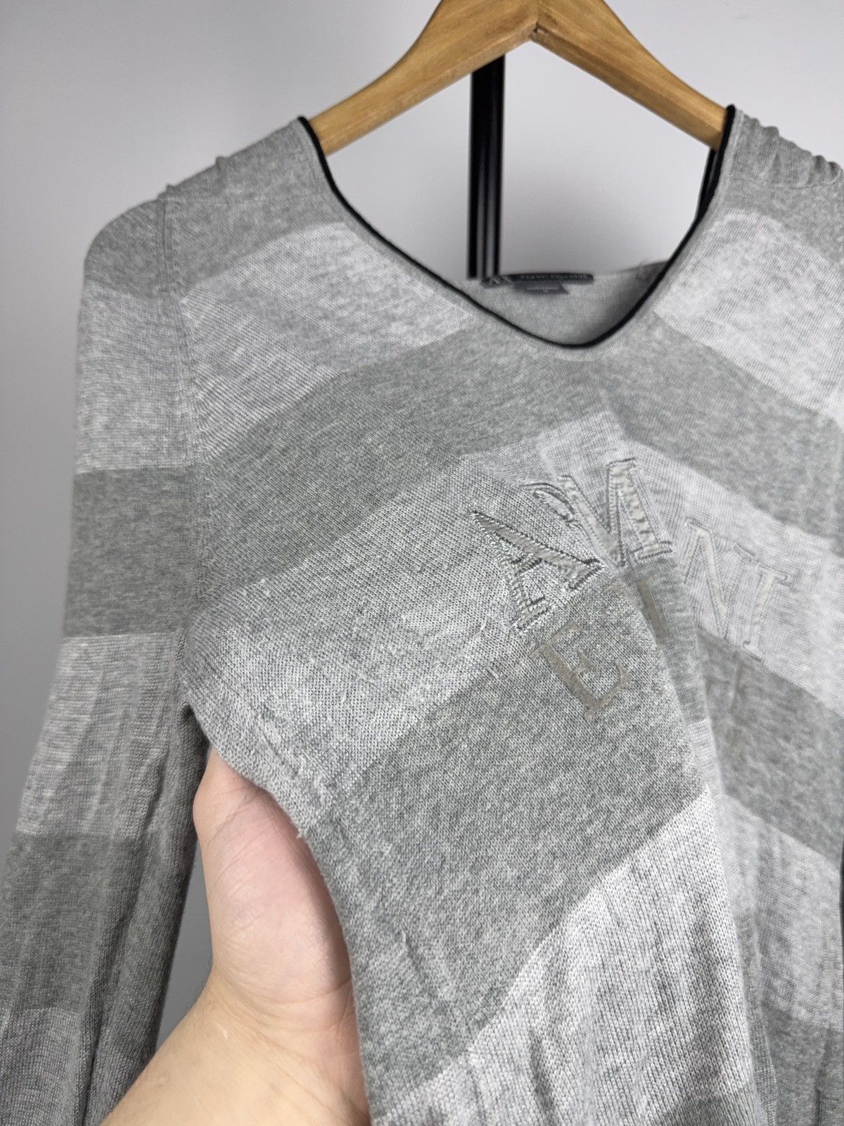 Armani Exchange Luxury Armani Exchange AX V Neck Knit Grey Logo Sweater M Size M / US 6-8 / IT 42-44 - 13 Thumbnail