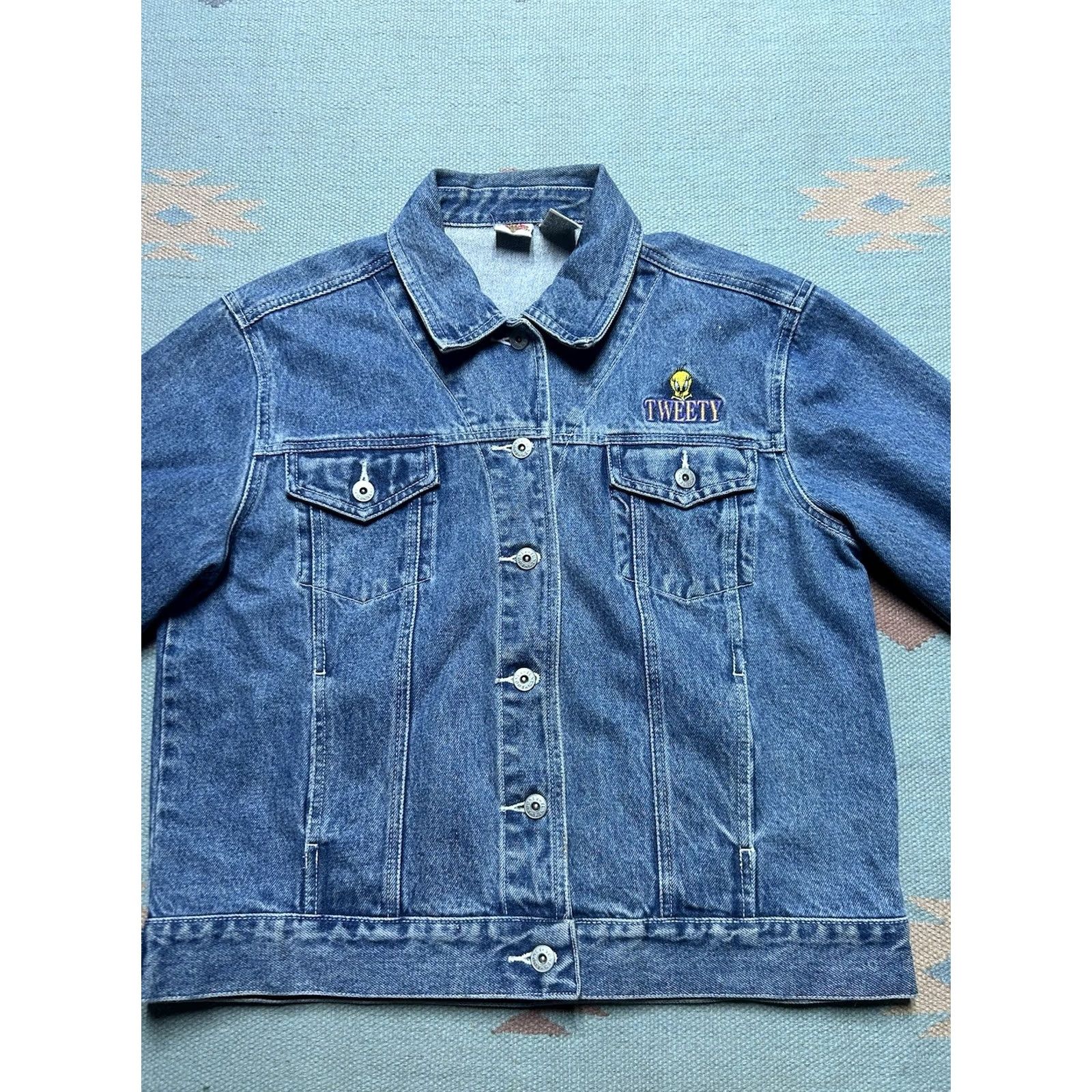 Vintage VINTAGE Looney Tunes denim trucker jacket embroidered Tweety Bird Women’s Large Jacket Size L / US 10 / IT 46 - 6 Thumbnail