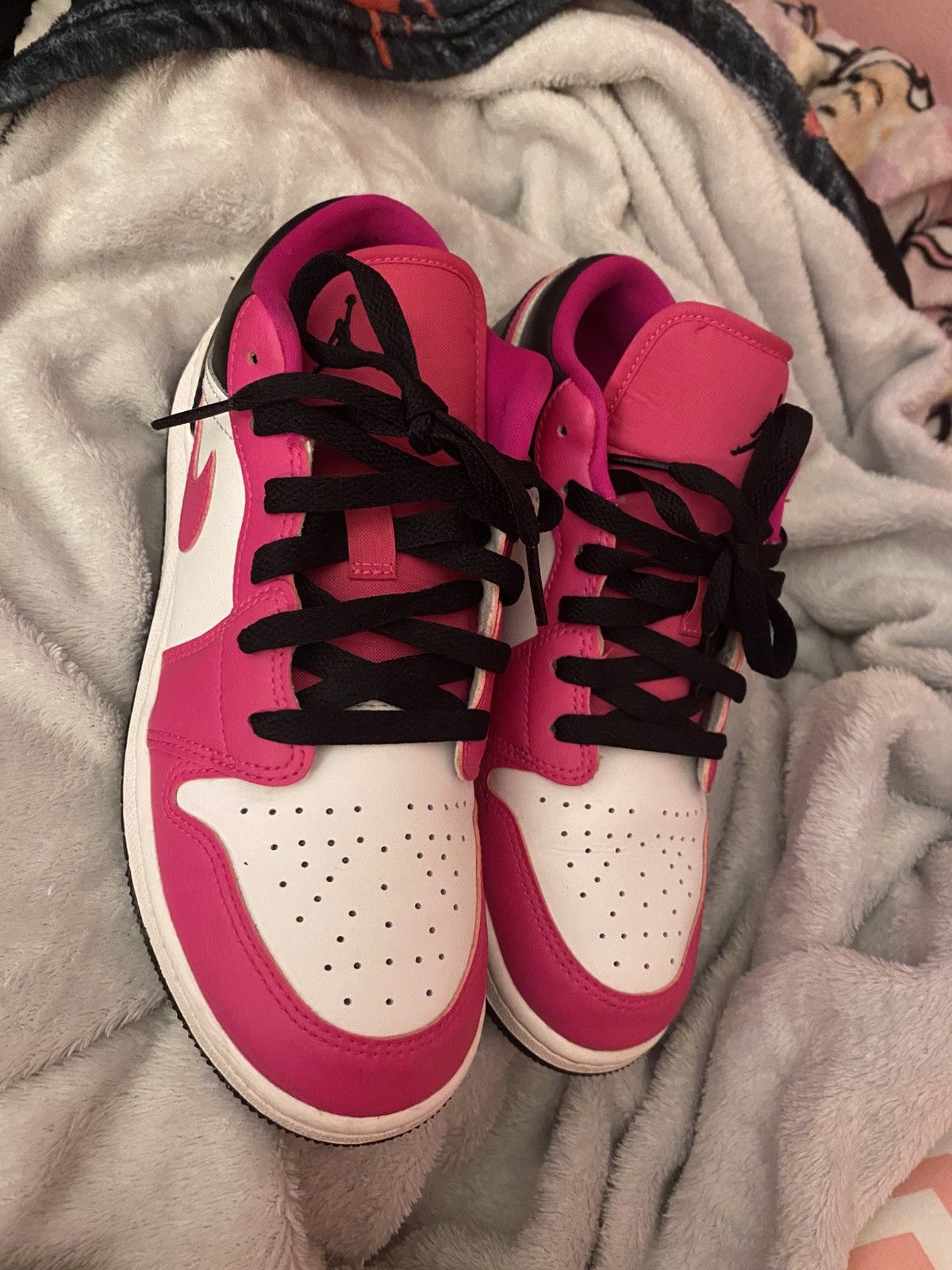 Jordan Brand pink and black jordan 1s Size US 7.5 / IT 37.5 - 9 Thumbnail