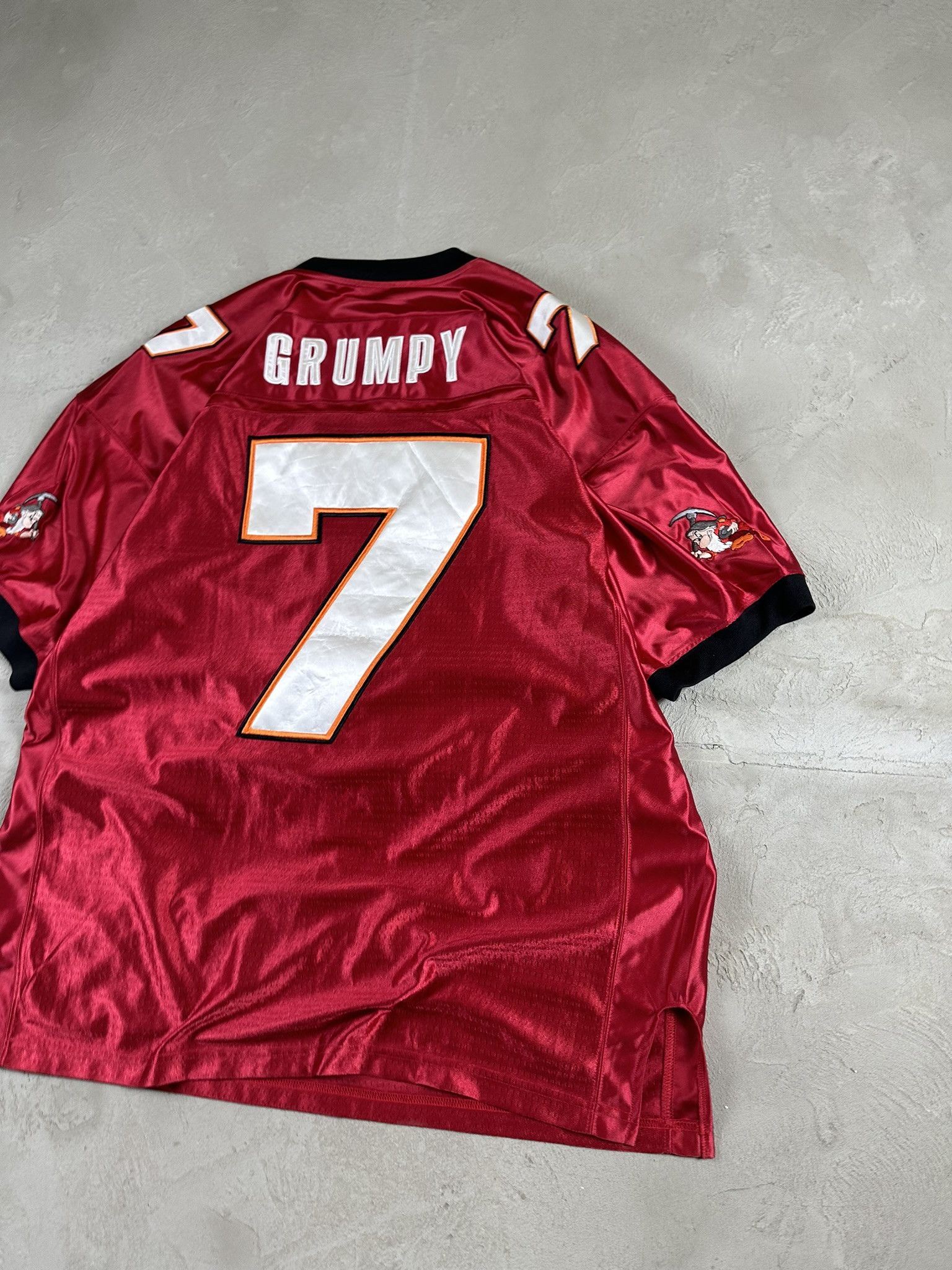 Disney Vintage Disney Grumpy Rage Jersey NFL Mesh T-shirt Size US XL / EU 56 / 4 - 14 Thumbnail