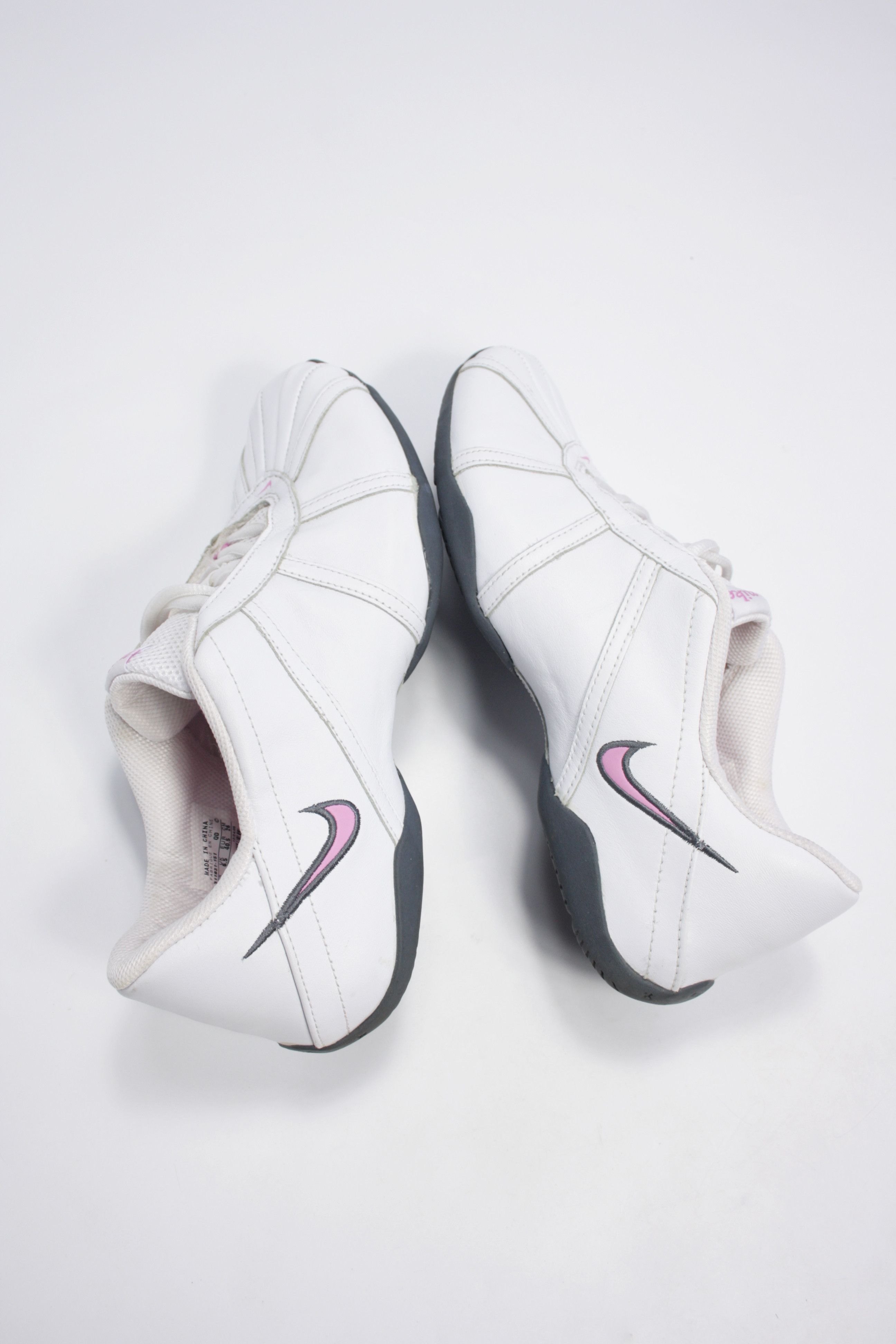 Japanese Brand × Nike × Vintage Nike 2005 Vintage Leather Sneaker Shoes Y2K Size US 9 / IT 39 - 4 Thumbnail