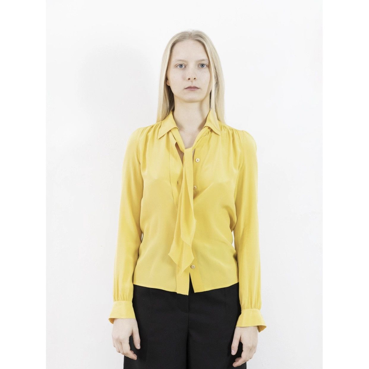Prada Prada silk shirt with ribbon. Size M / US 6-8 / IT 42-44 - 2 Thumbnail