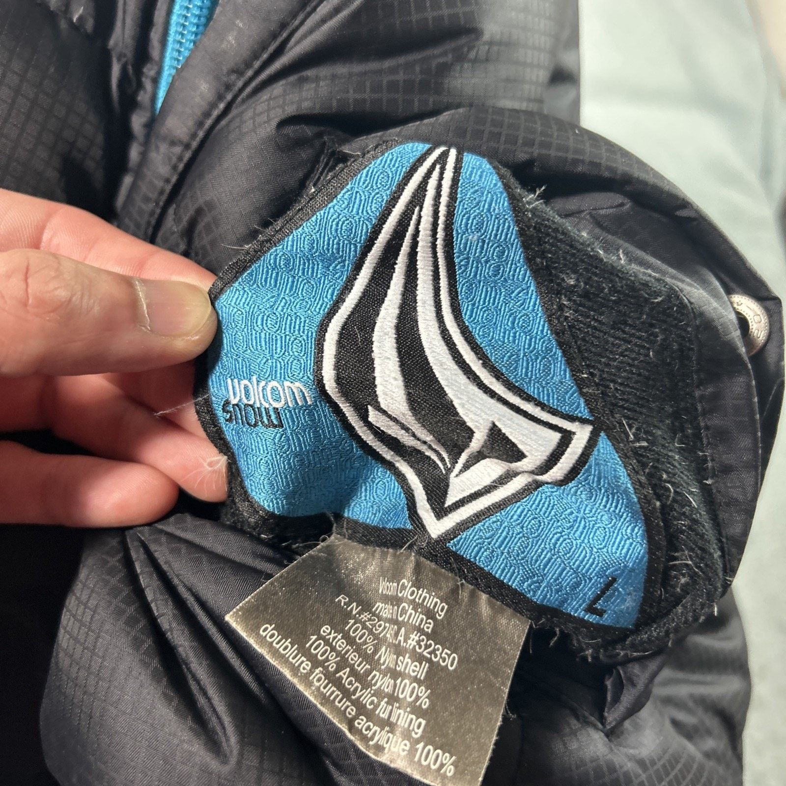 Volcom RARE Volcom Fuzzar Snow Vest Downed Jacket W's Large Revers Size L / US 10 / IT 46 - 5 Thumbnail