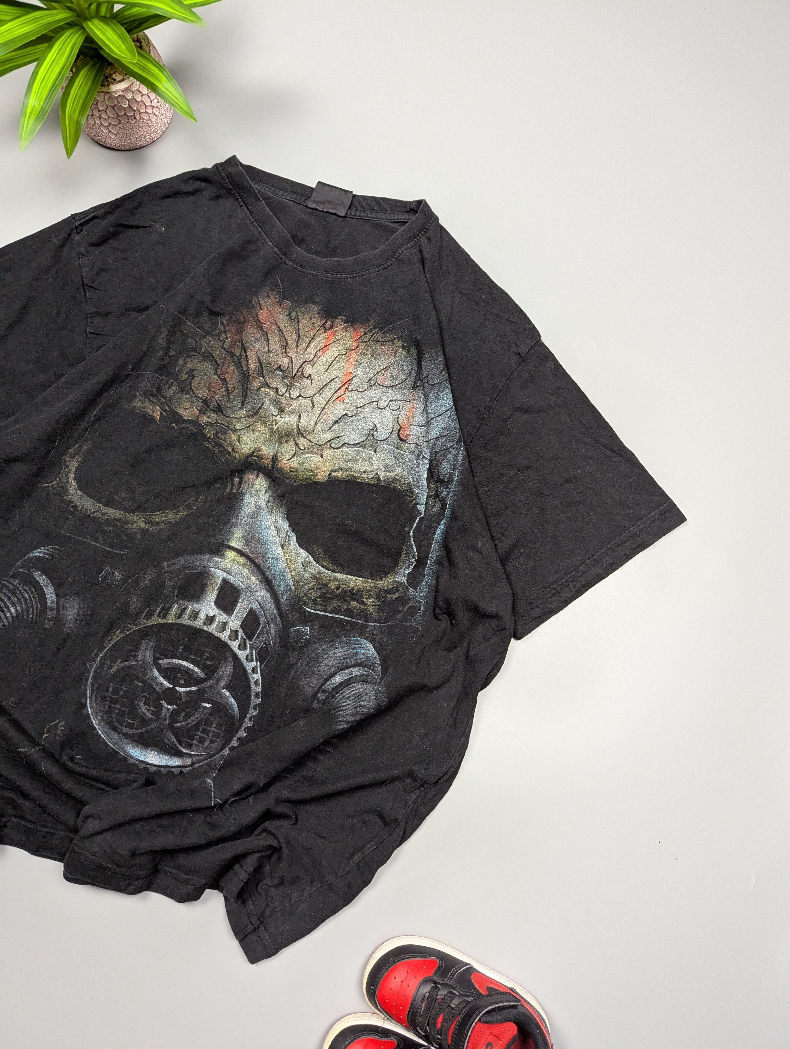 Band Tees Y2K Spiral Skull Gas Mask T-Shirt Grunge Retro Vintage Tee Size US XXL / EU 58 / 5 - 3 Thumbnail