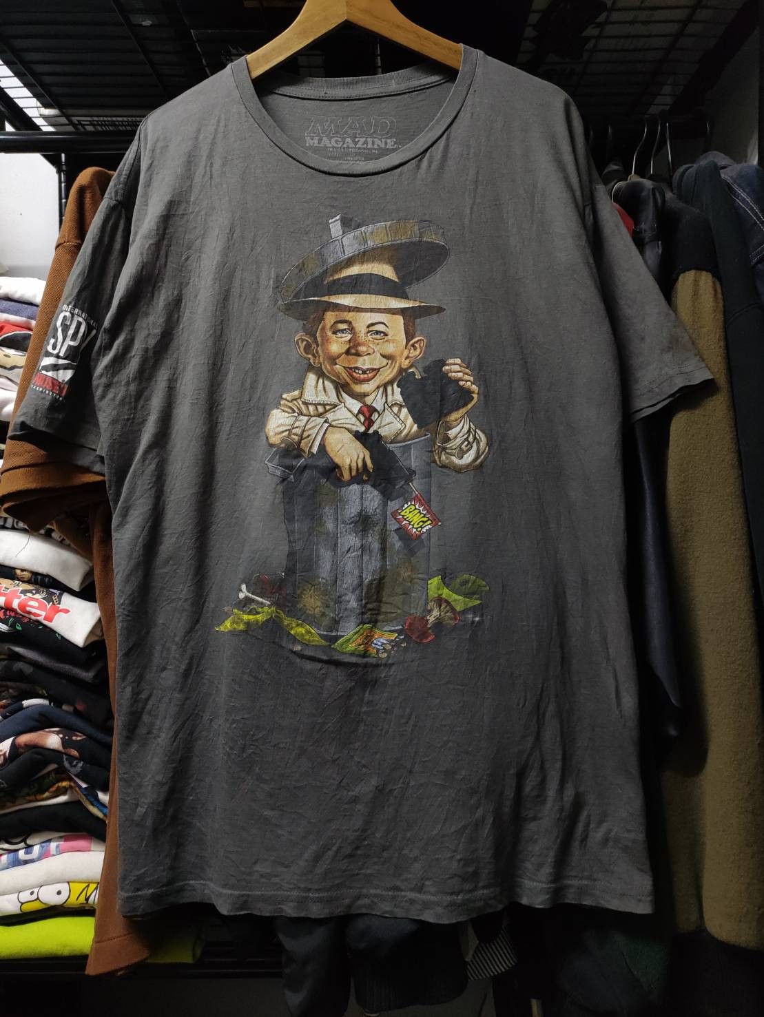 POP MAGAZINE Mad Magazine x Spy Museum " Spy E Neuman " Exclusive T-Shirt Size US XL / EU 56 / 4 - 2 Thumbnail