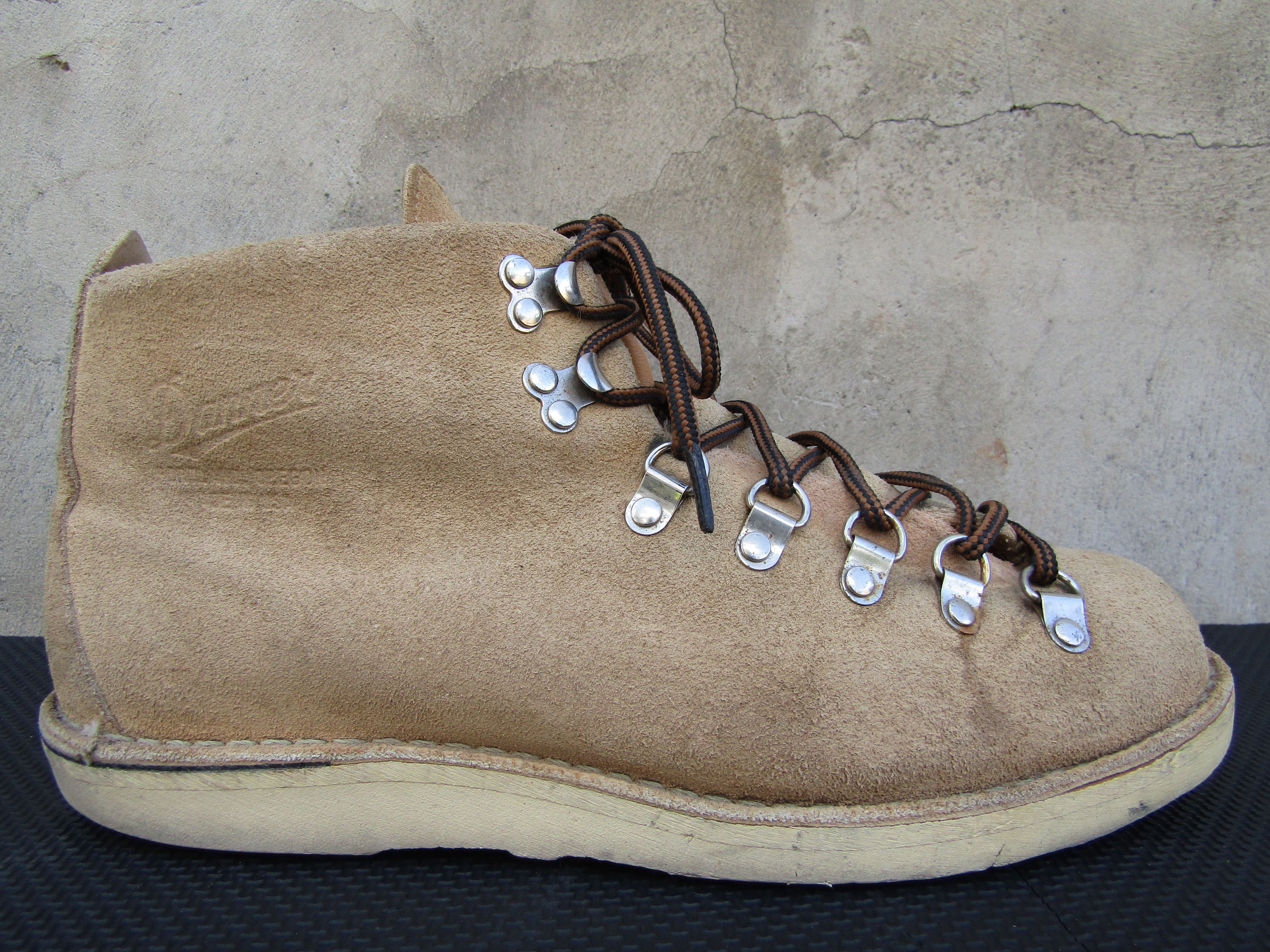Danner Danner Mountain Desert Light Overton GoreTex Mens Size US 9.5 / EU 42-43 - 2 Thumbnail