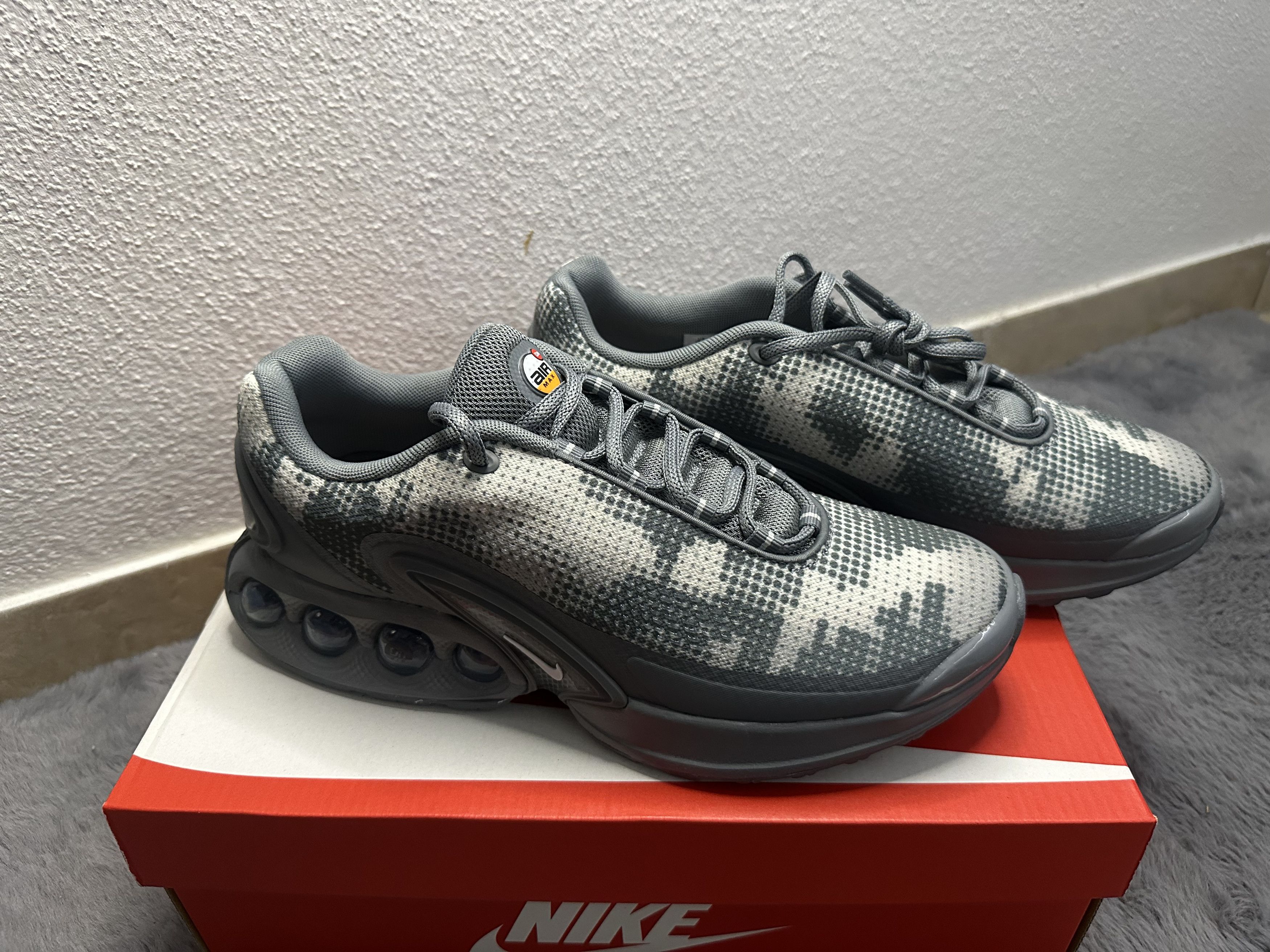 Nike Nike Air Max DN Size US 9 / EU 42 - 1 Thumbnail