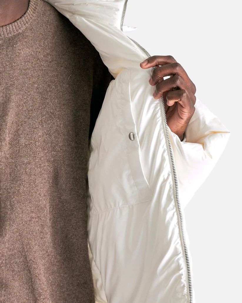 Rick Owens o1s1v1r1oon0825 Moncler Hooded Cyclopic Coat in Milk/White Size US L / EU 52-54 / 3 - 9 Thumbnail