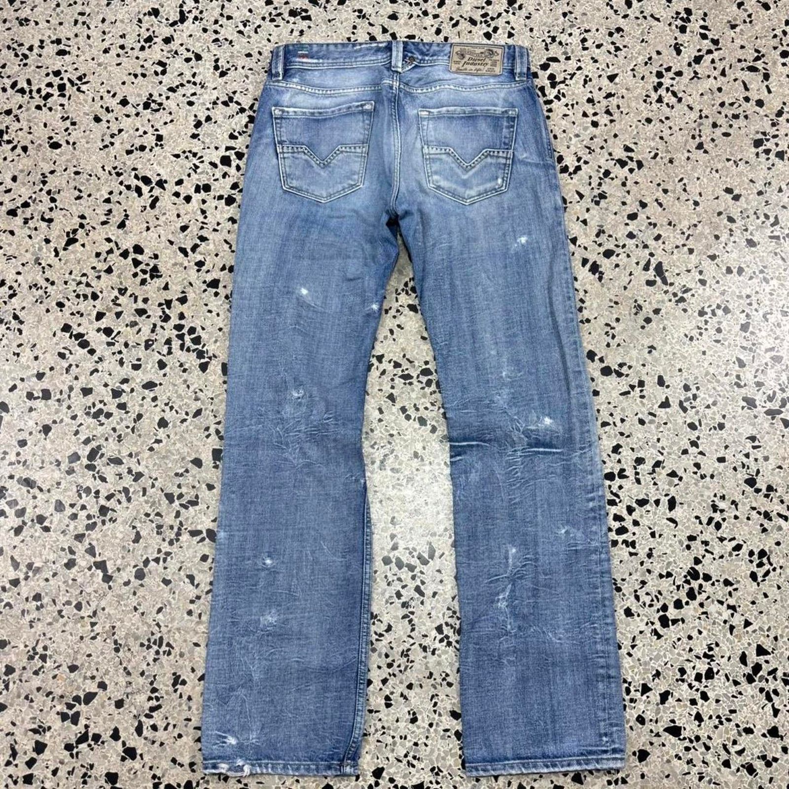 Diesel × Vintage VINTAGE Y2K THRASHED DIESEL INDUSTRY LARKEE DENIM JEANS: Size US 31 - 6 Thumbnail