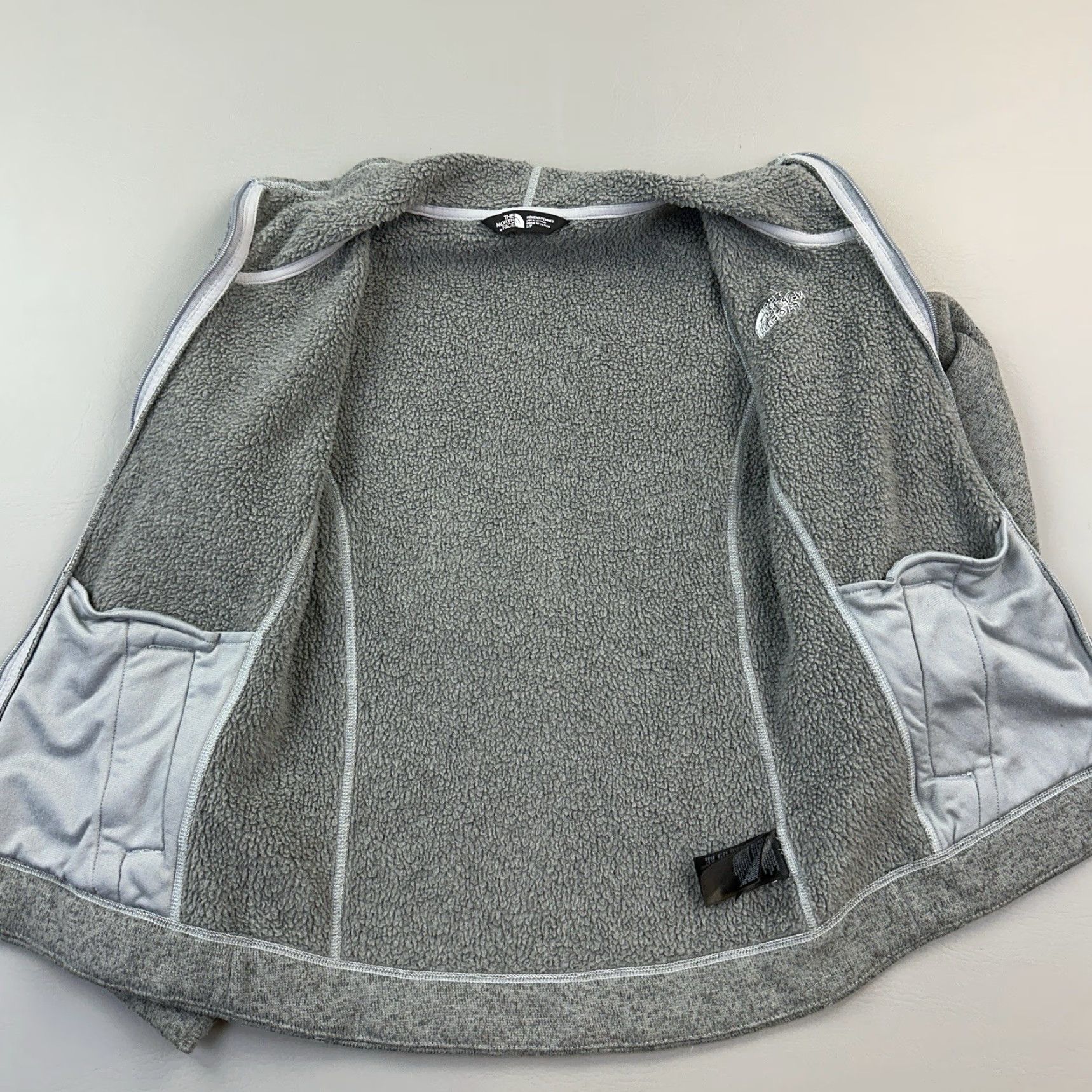 The North Face The North Face Sweater Fleece Jacket Women's Small Gray Full Zip Outdoor Hiking Size S / US 4 / IT 40 - 7 Thumbnail