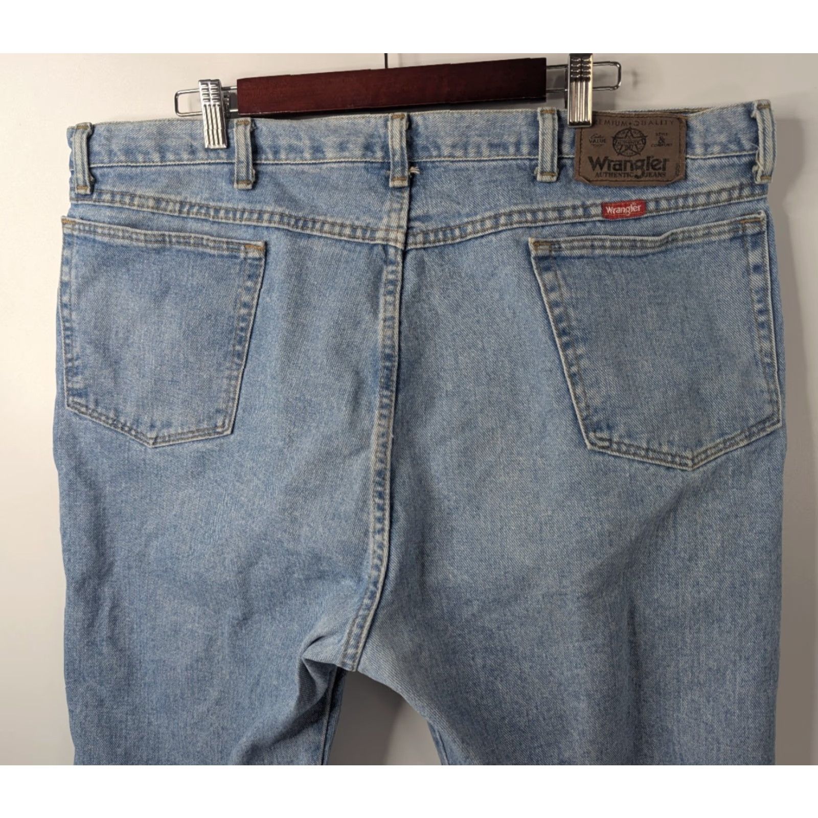 Wrangler VINTAGE Wrangler Jeans Mens 42x30 Light Blue Denim Made in USA 96501SL Wrangler 42 Jeans Mens USA Blue Denim 90s Vintage Straight Fit 96501SL Size US 41 - 5 Thumbnail