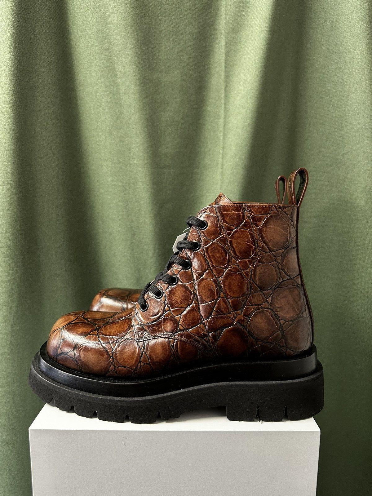 Bottega Veneta BOTTEGA VENETA CROCODILE MOTIF LUG ANKLE BOOTS Size US 7 / EU 40 - 8 Thumbnail