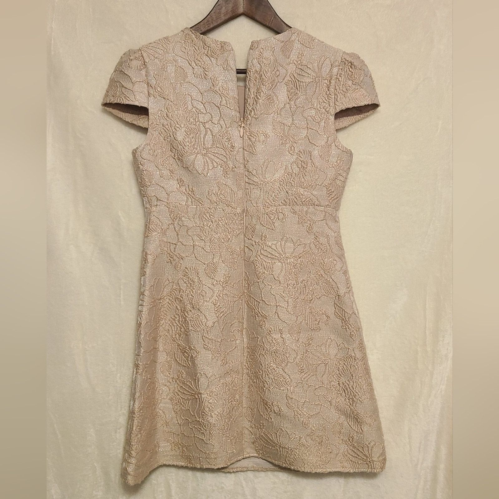 Bebe Bebe Cream Lace Overlay Dress Size 4 Size S / US 4 / IT 40 - 2 Thumbnail