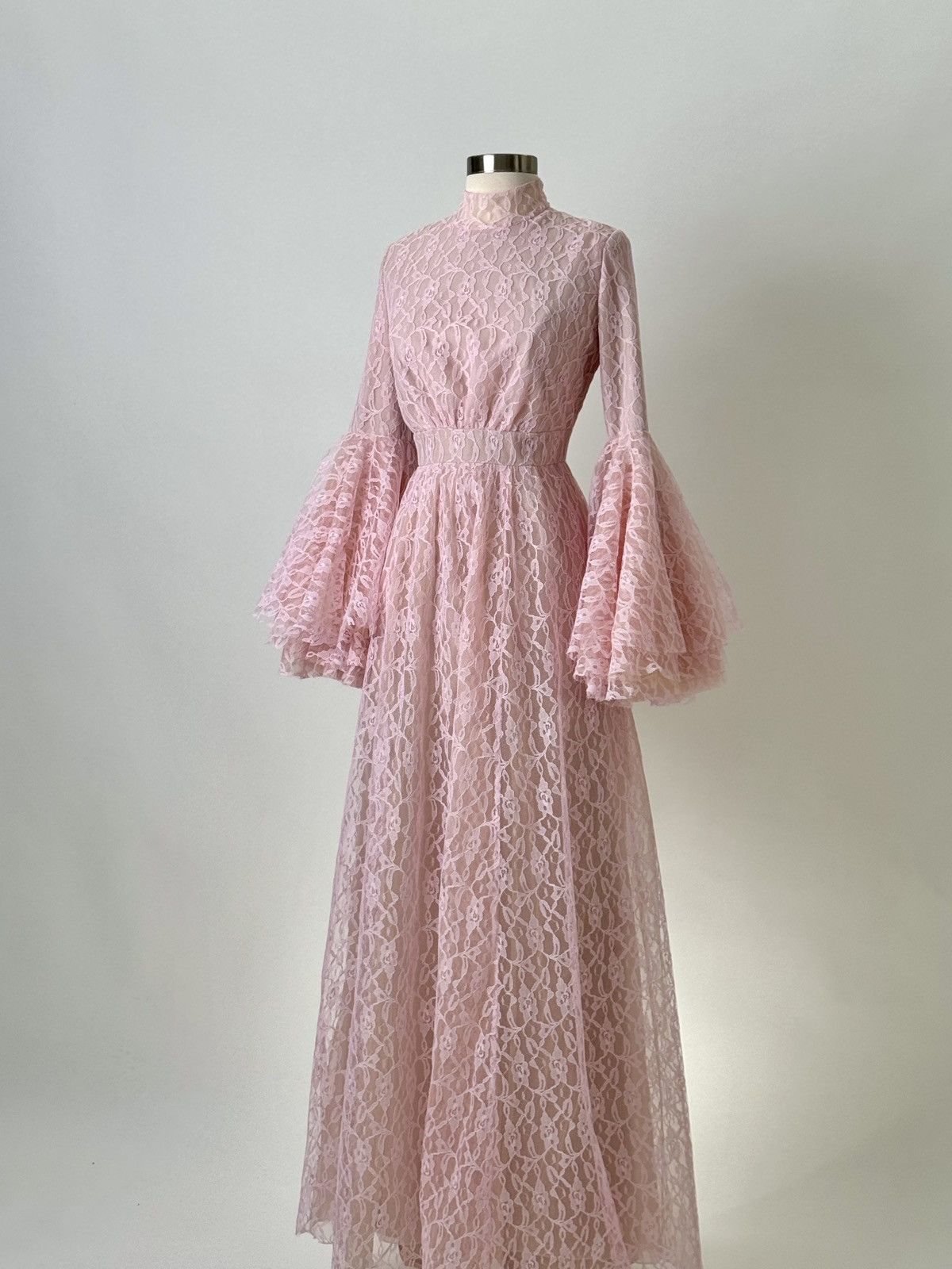 Other Preloved US 8 Anna Augusta Pink Lace Maxi Evening Dress Size M / US 6-8 / IT 42-44 - 2 Thumbnail