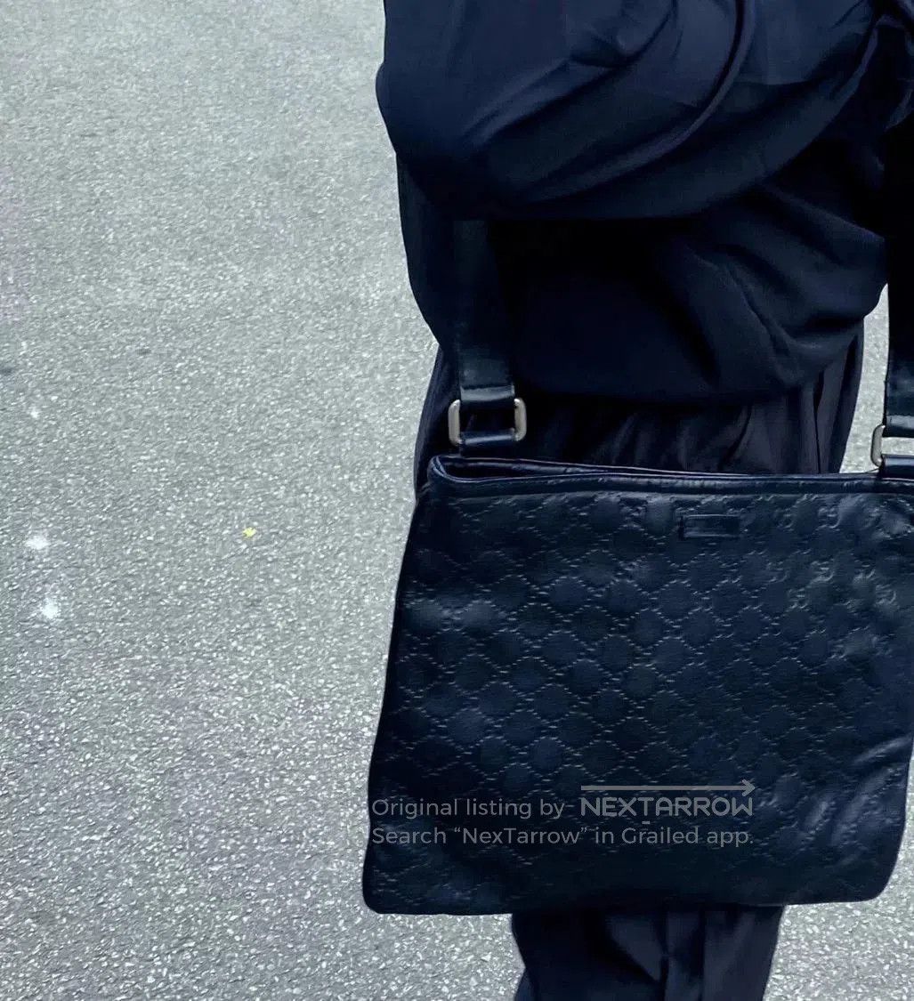 Gucci Gucci Double G Embossed Black Leather Messenger. Size ONE SIZE - 5 Thumbnail