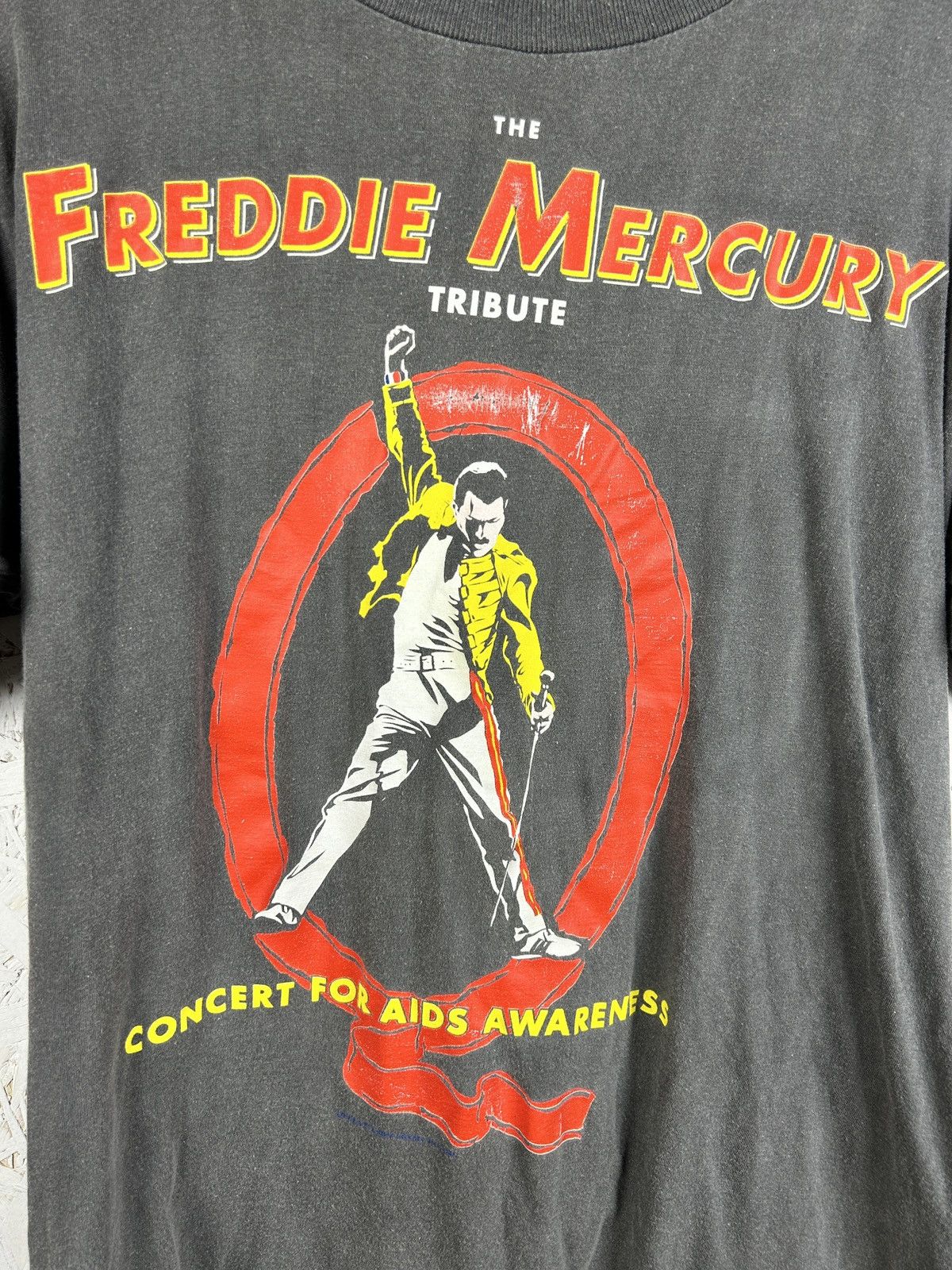 Band Tees 90s Vintage The Freddie Mercury 1992 Tribute Aids Faded Tee Size US L / EU 52-54 / 3 - 2 Thumbnail