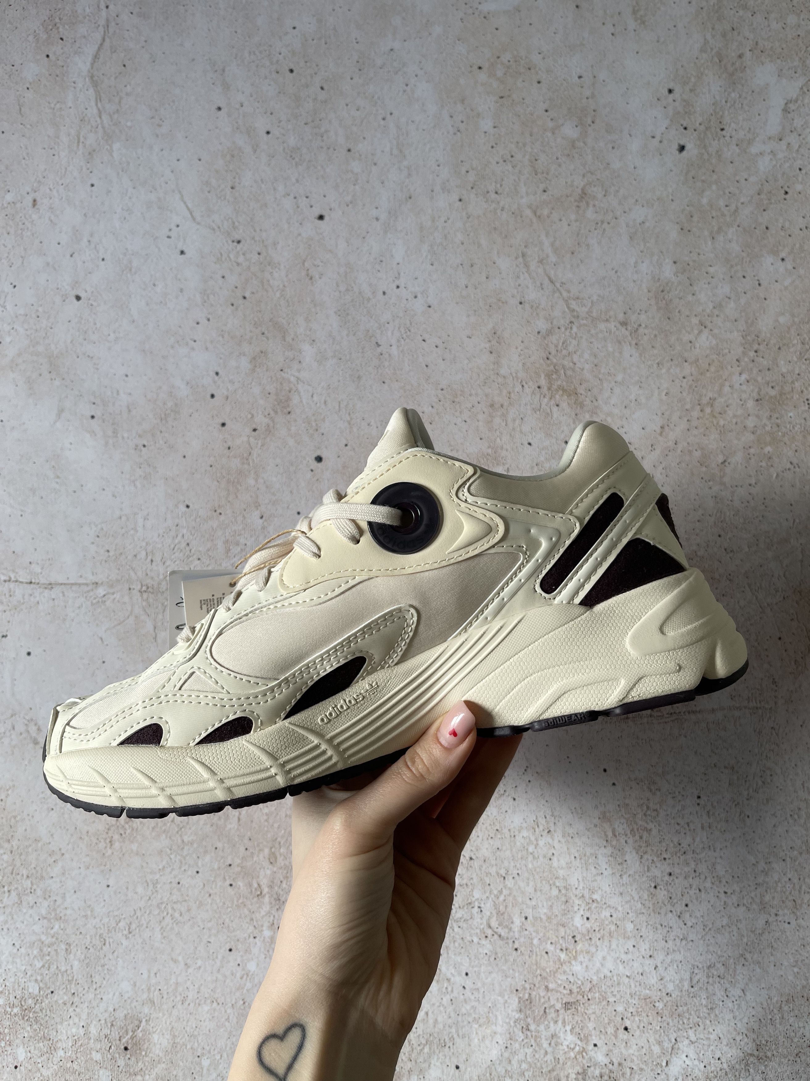 Adidas adidas Astir Cloud White Ecru Tint (Women's) Size US 6.5 / IT 36.5 - 3 Thumbnail