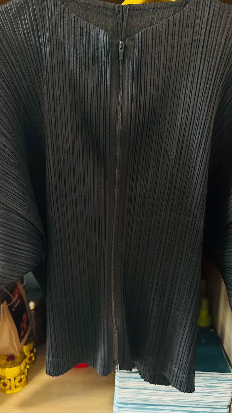Issey Miyake Issey Miyake size:4 Black pleated cardigan Size XS / US 0-2 / IT 36-38 - 2 Thumbnail