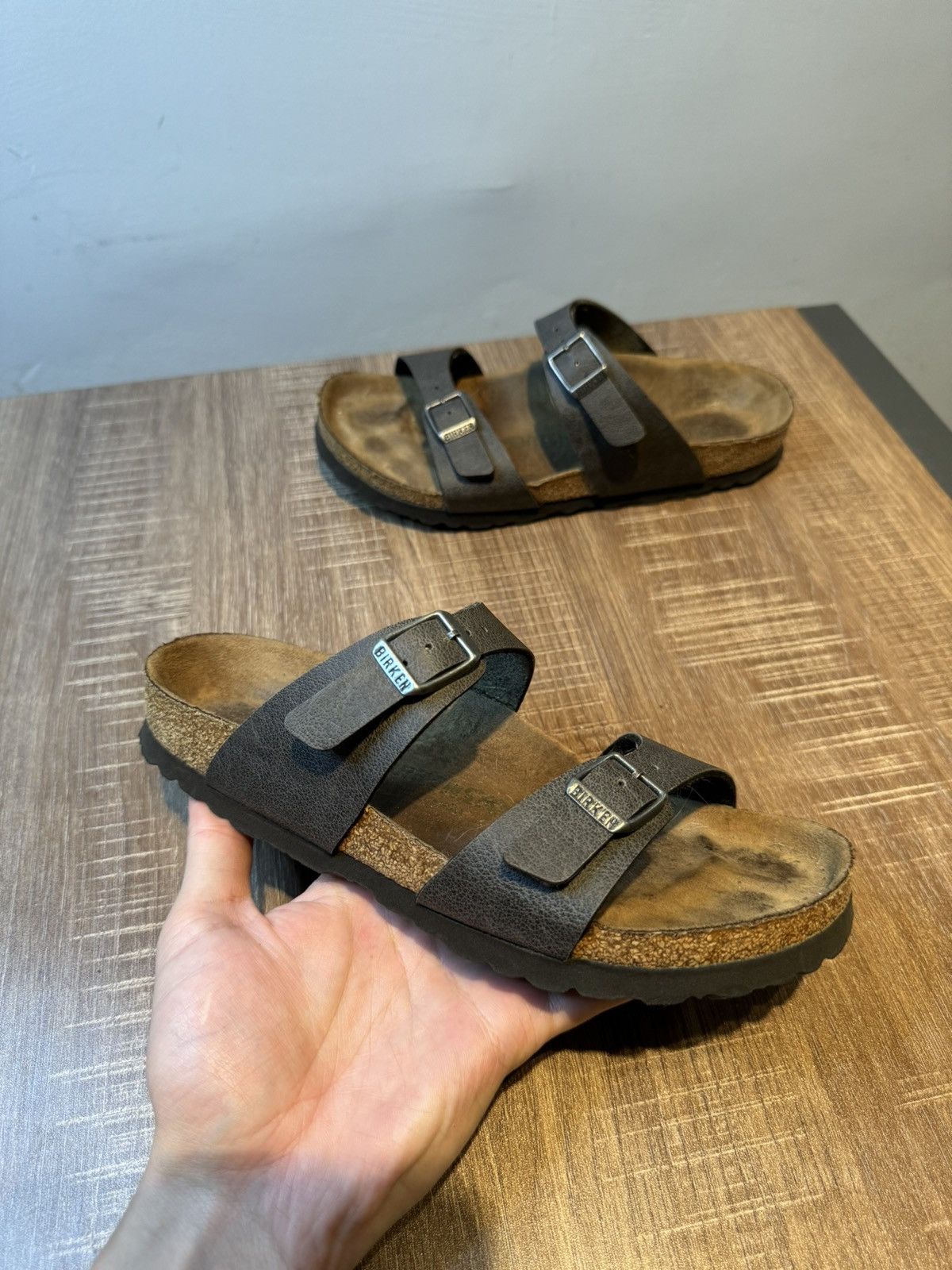 Birkenstock Birkenstock Arizona Sandals 36 Womens 5/ 5.5 Leather Slip On Size US 5.5 / IT 35.5 - 1 Thumbnail