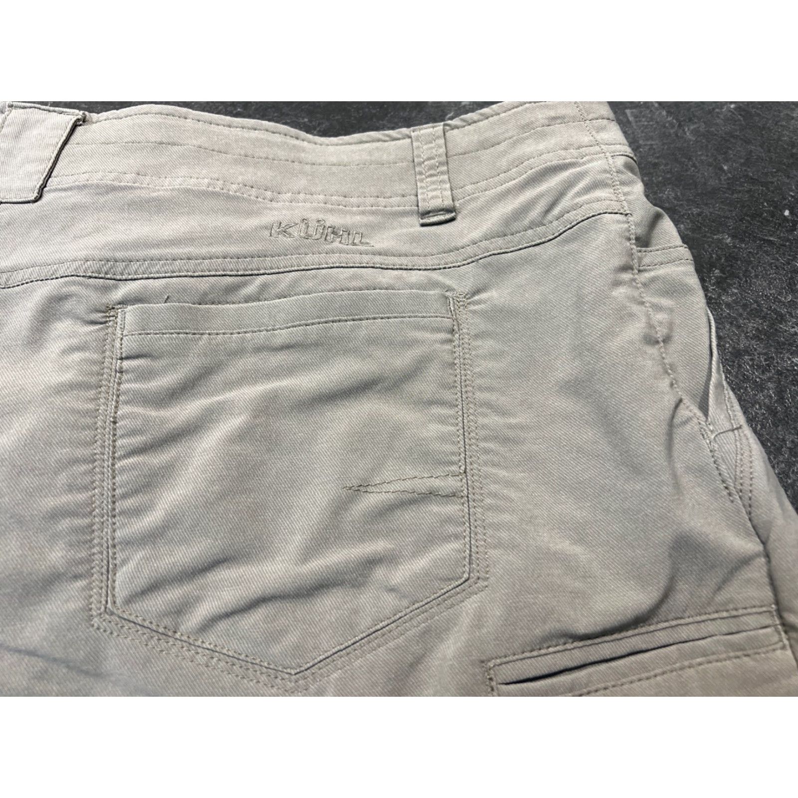 Vintage Kuhl Shorts Mens 40 Gray Hiking Outdoor Utility Casual 11" inseam Size US 40 / EU 56 - 4 Thumbnail