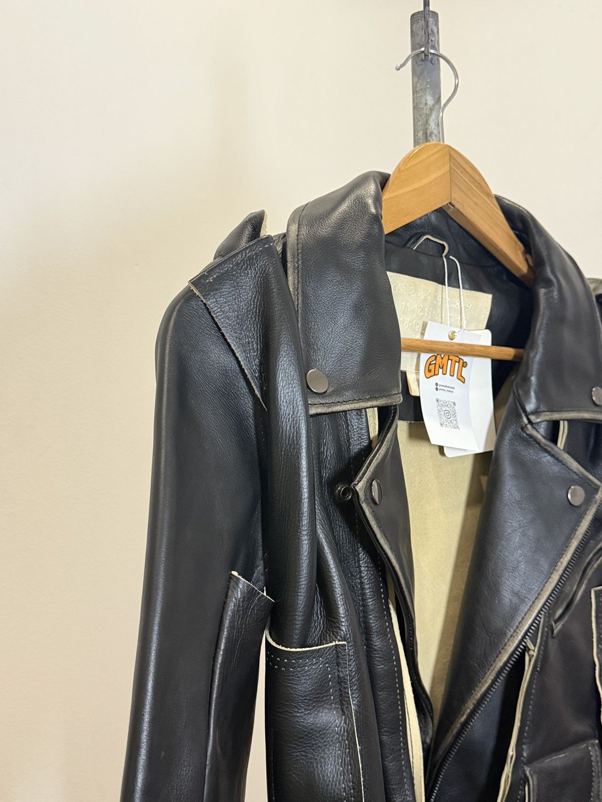 H&M × Maison Margiela Deconstructed Leather Biker Jacket Size XS / US 0-2 / IT 36-38 - 9 Thumbnail