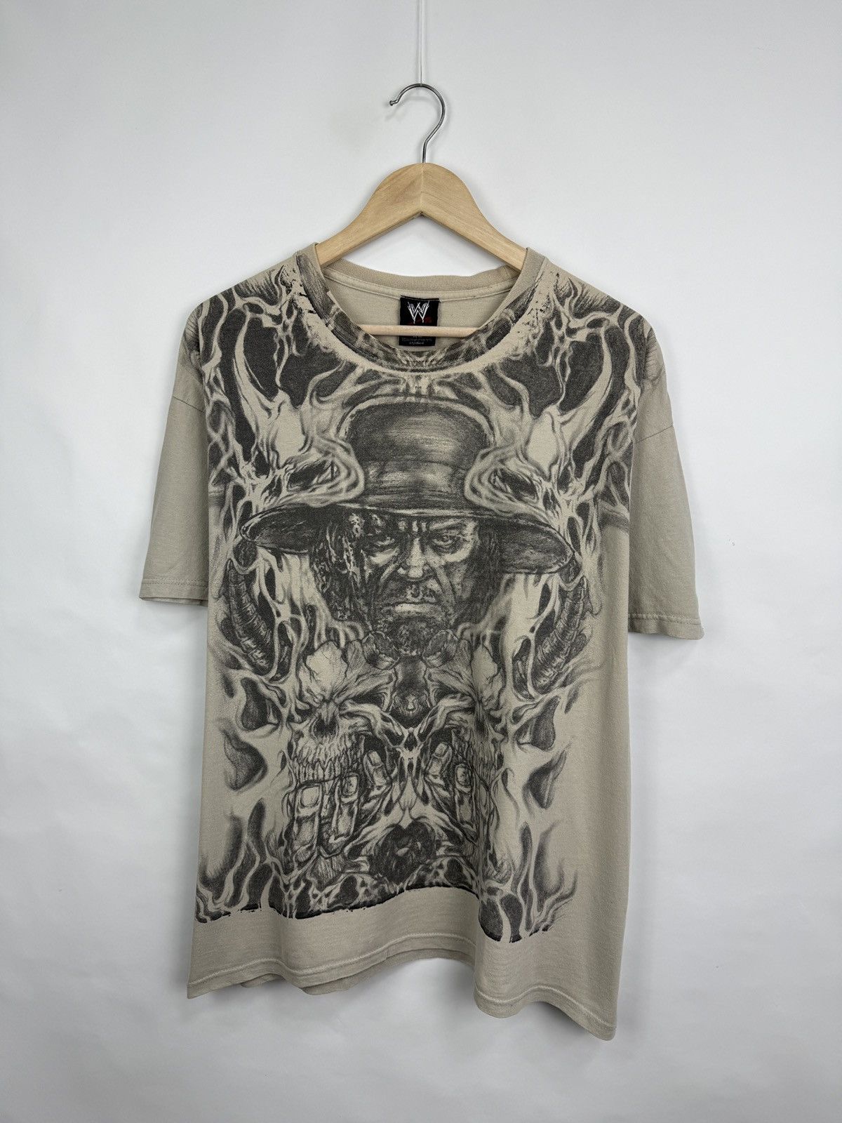 WWE 🇺🇸💀Vintage Y2K WWE Undertaker 2008 Skull Rip Dead T-Shirt Size US XL / EU 56 / 4 - 4 Thumbnail