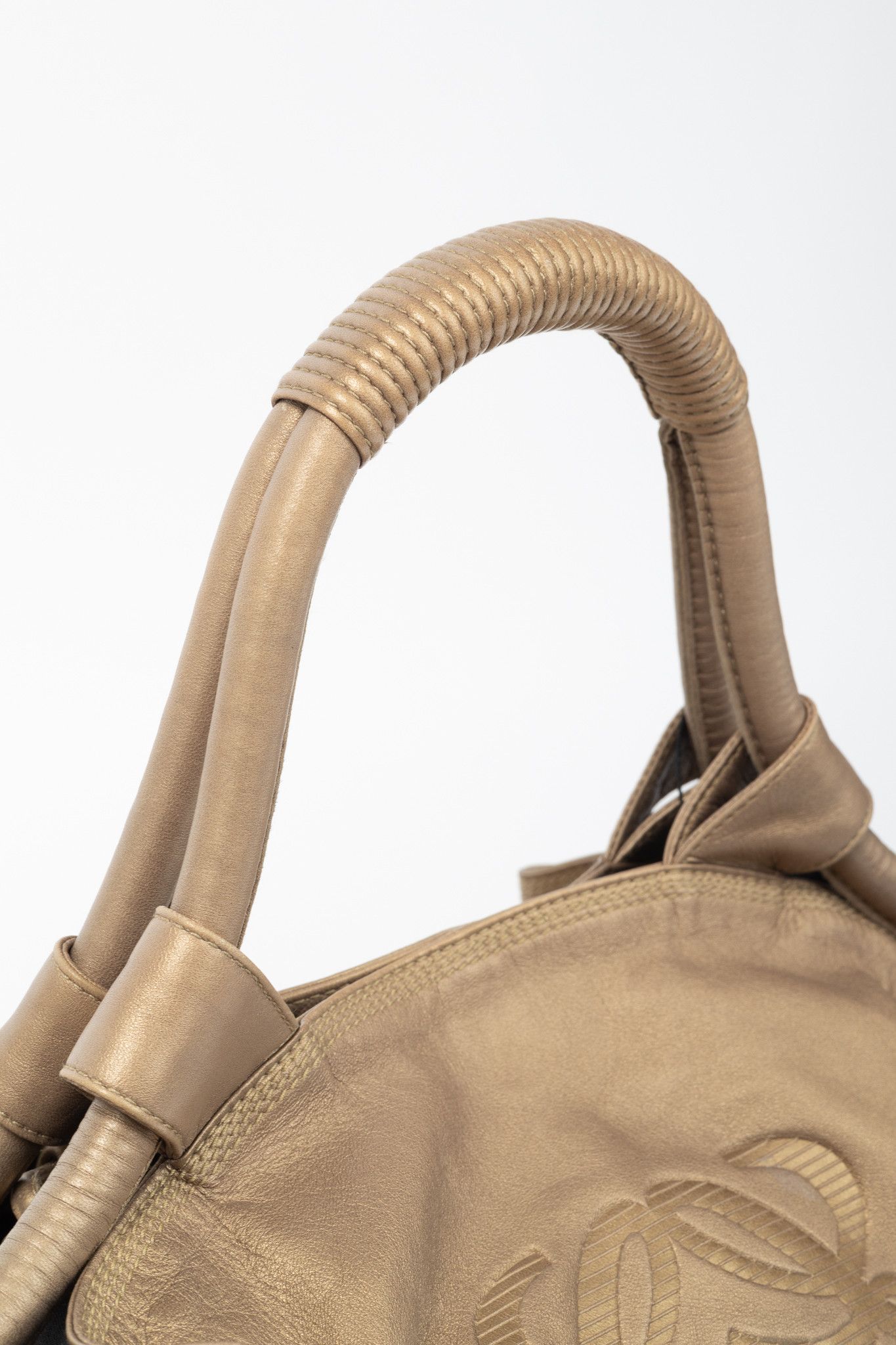 Loewe Loewe Nappa Aire Metallic Gold Sheep Skin Anagram Handbag Size ONE SIZE - 6 Thumbnail