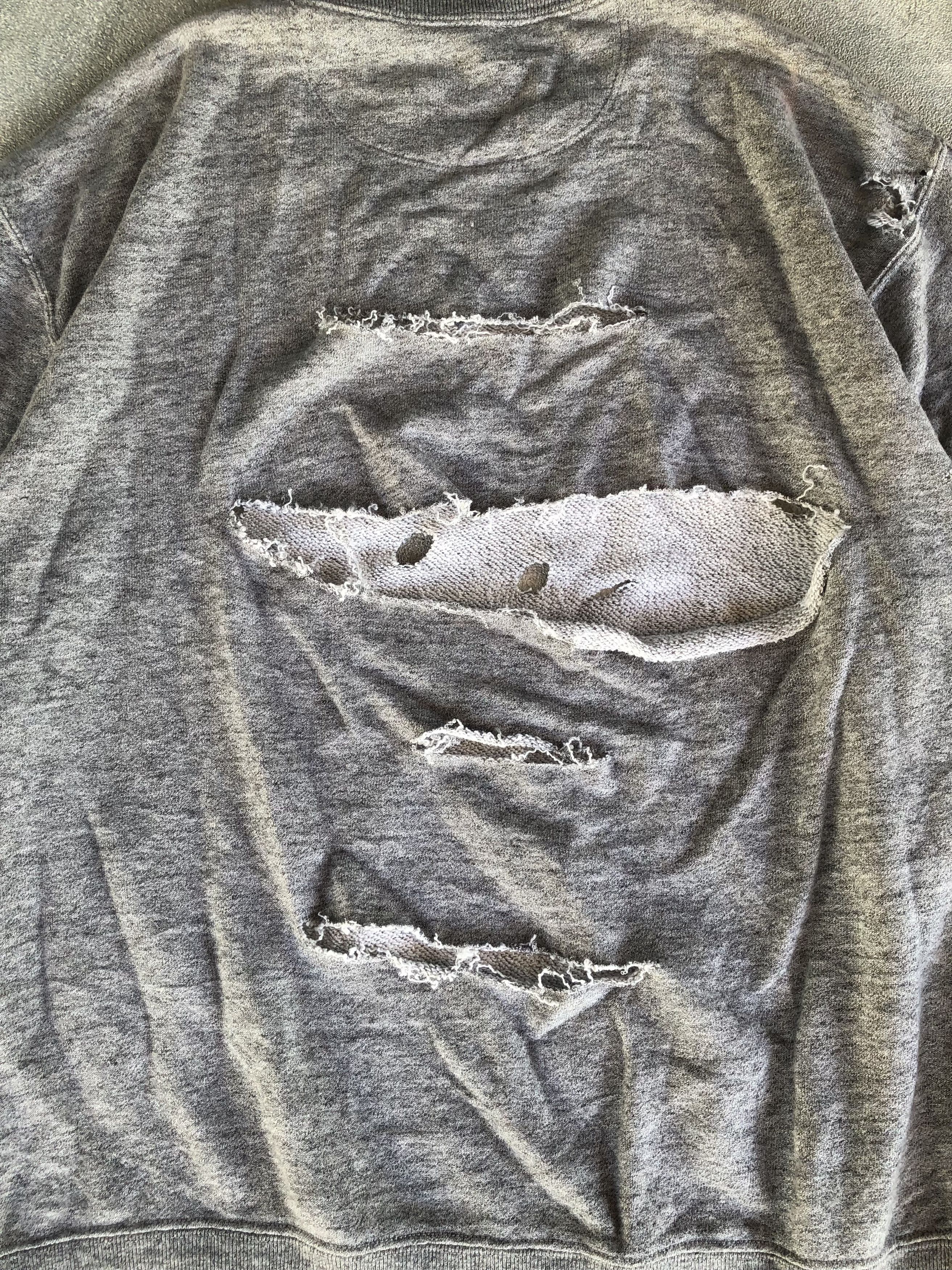 Uniqlo × Vintage Uniqlo Vintage Distressed Streetwear Sick Style Sweatshirt Size US L / EU 52-54 / 3 - 7 Thumbnail