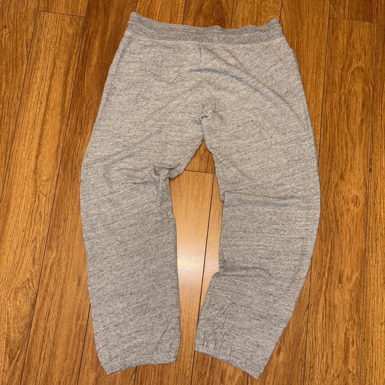 Abercrombie & Fitch Grey Y2K Abercrombie and Fitch sweatpants with logo Size 30" / US 8 / IT 44 - 5 Thumbnail