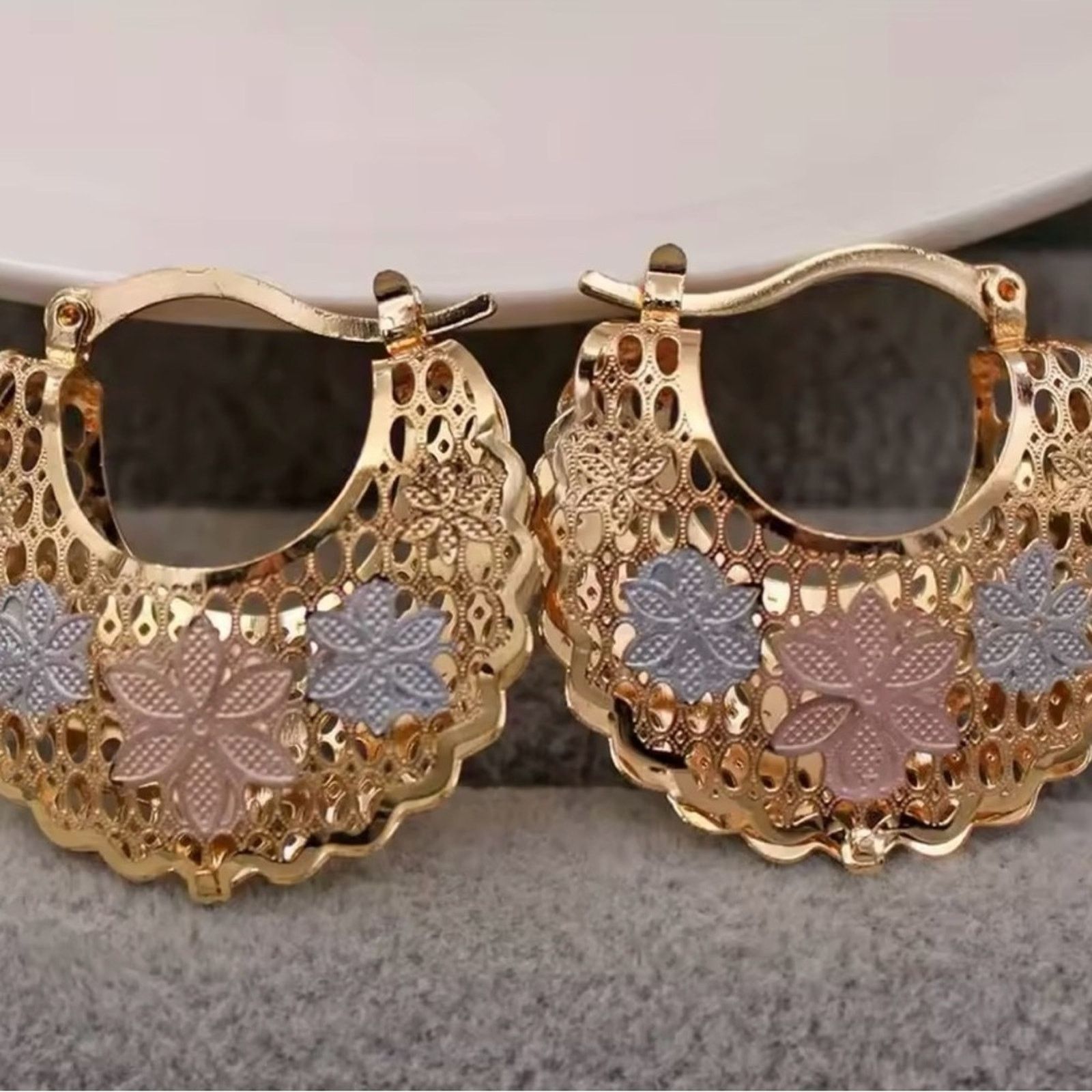Other Wide Rose Gold Hoop Earrings Size ONE SIZE - 1 Thumbnail