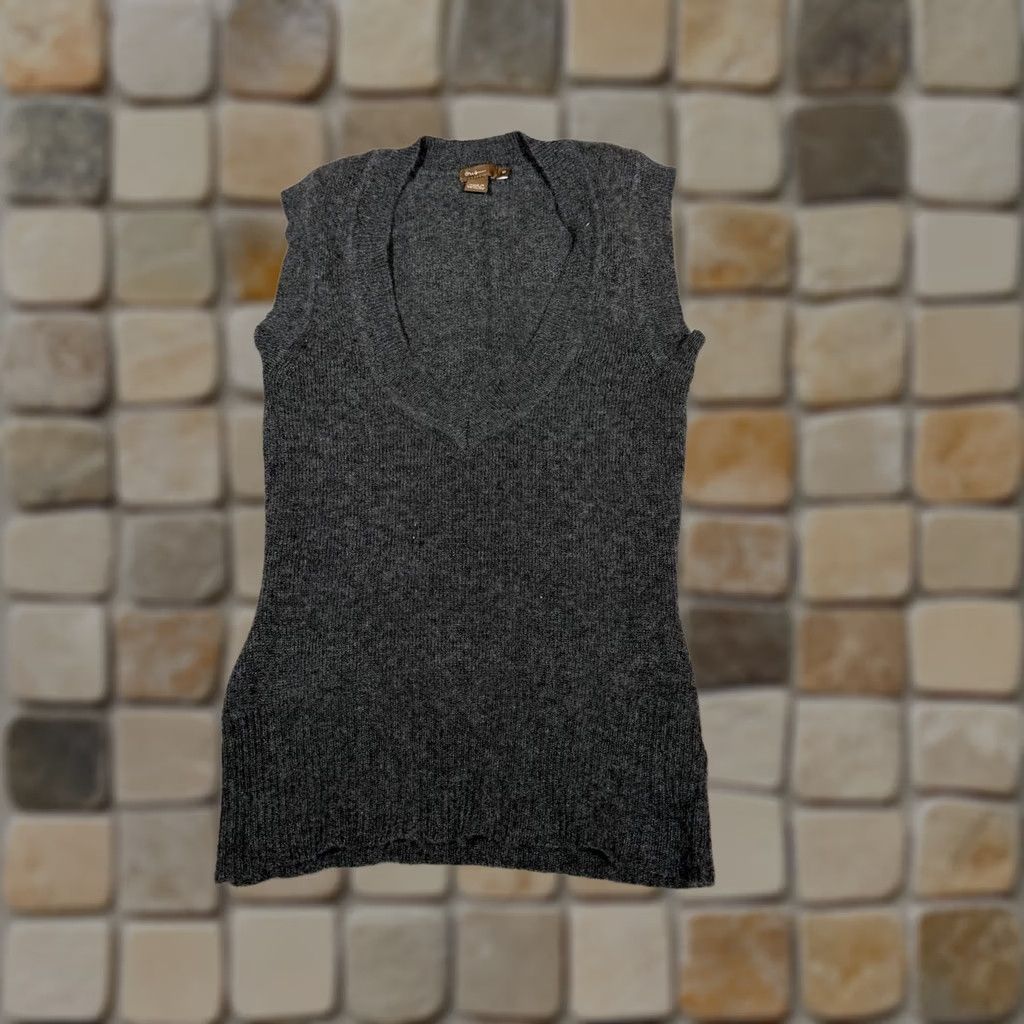 Vintage VINTAGE Eris Vest Womens Small Gray 100% Cashmere 90s Crew Neck Sleeveless Casual Knit Shirt OR Sweater Ladies Regular Fit - Mens/Womens? Size L / US 10 / IT 46 - 1 Thumbnail