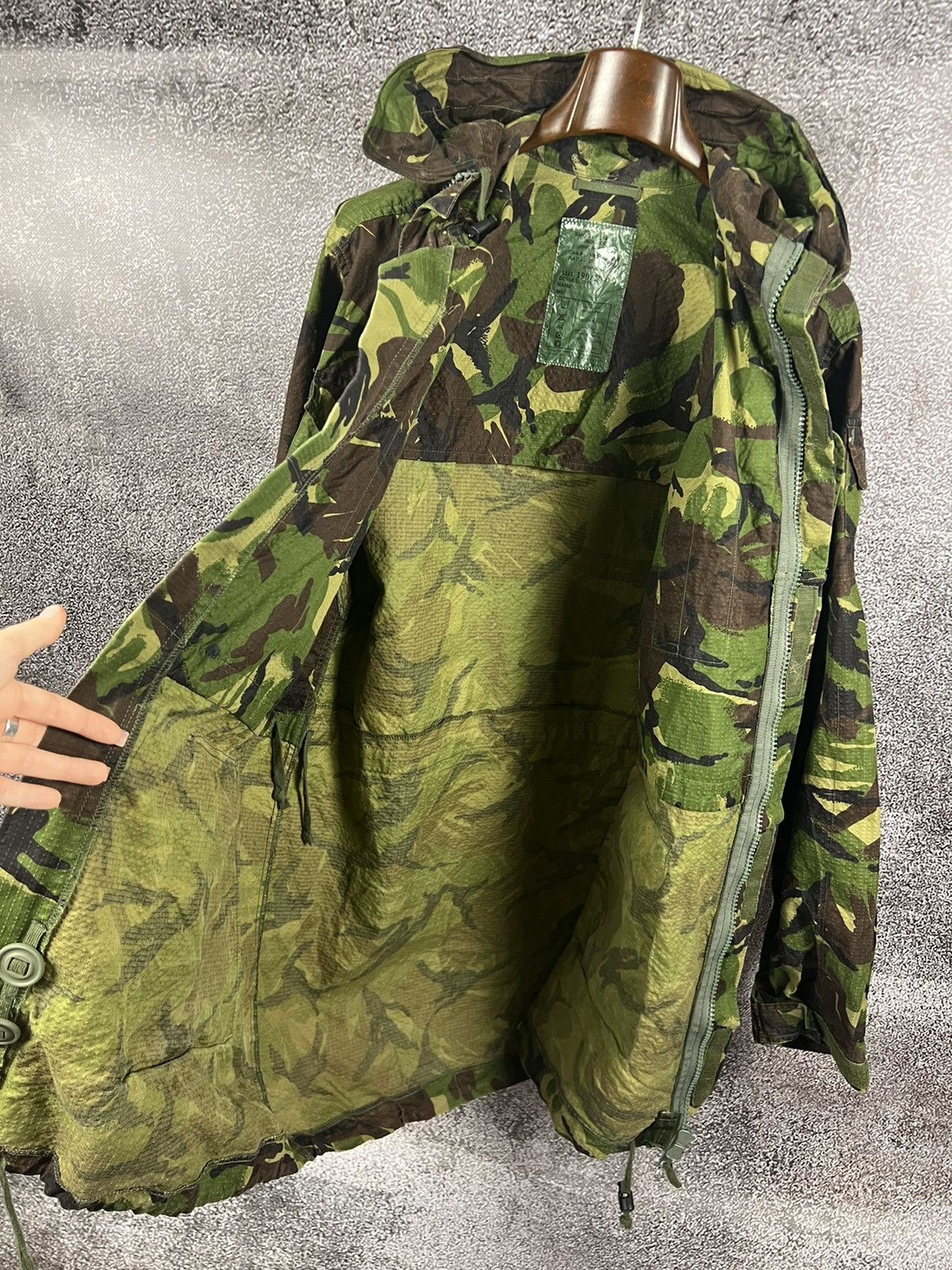 Vintage British Army Jacket Smock Windproof DPM Woodland military Size US XL / EU 56 / 4 - 4 Thumbnail