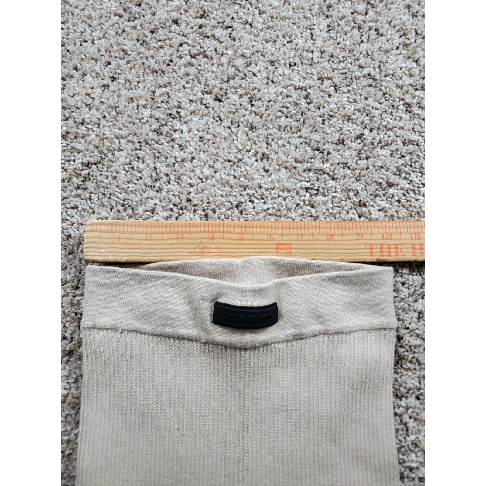 Fear of God Fear of God Essentials Shorts Womens Small Beige Ribbed Knit Stretch Leggings Size 28" / US 6 / IT 42 - 6 Thumbnail