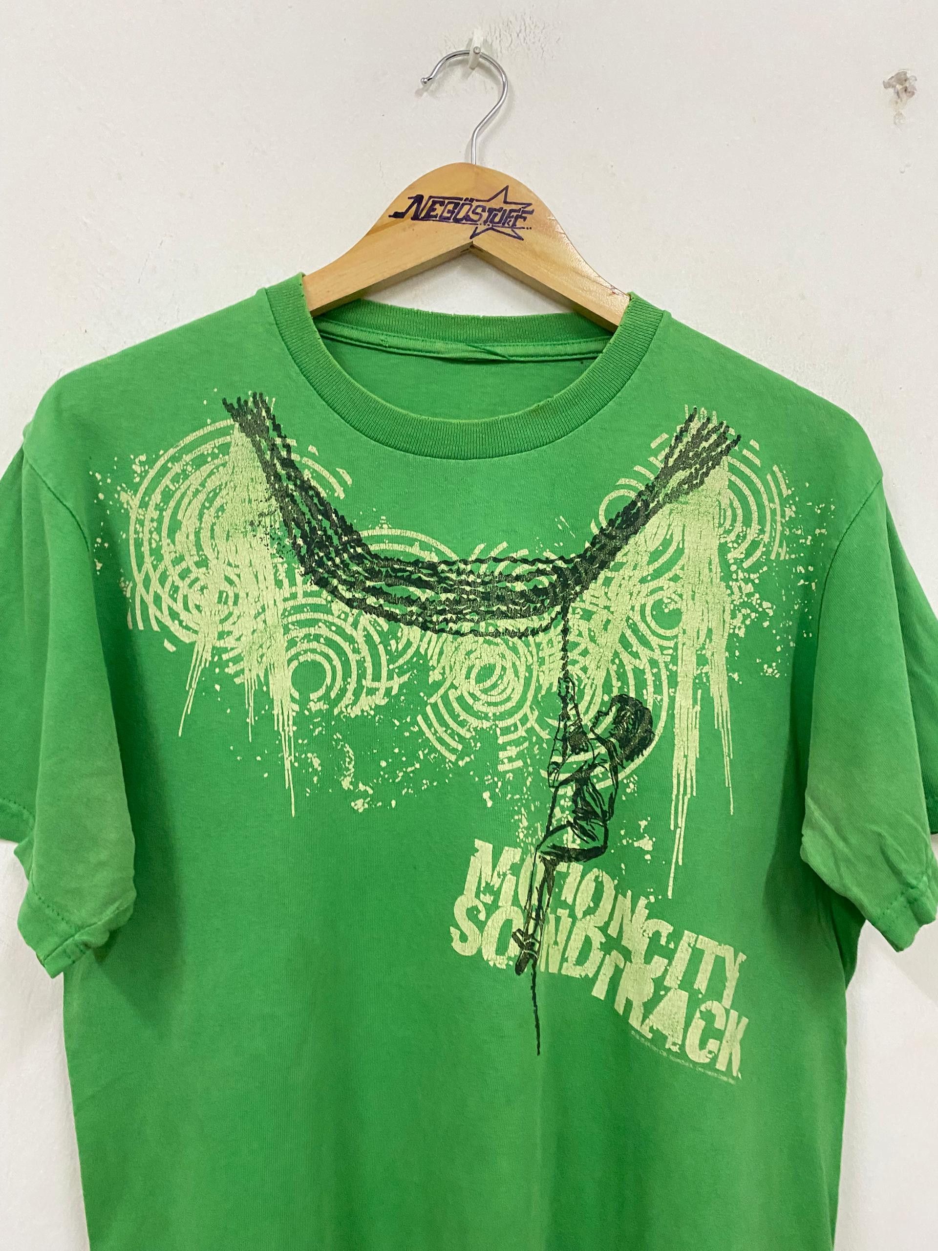 Band Tees VTG 2005 Motion City Soundtrack Band distressed promo tee Size US M / EU 48-50 / 2 - 3 Thumbnail