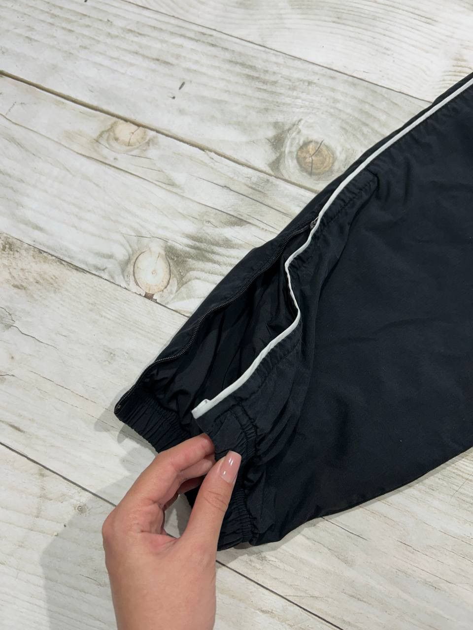 Nike Vintage Nike Track Pants 00s Nylon Stripe Y2K Baggy Size US 32 / EU 48 - 14 Thumbnail