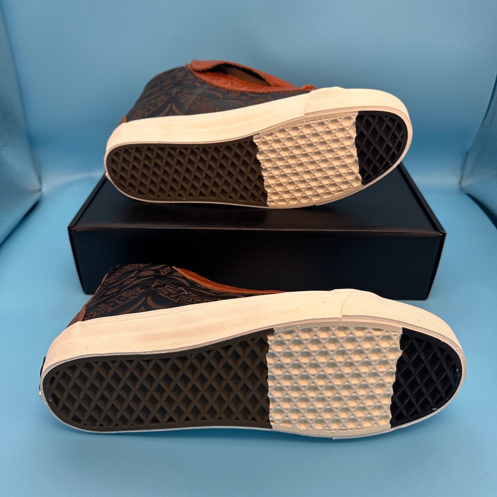 Taka Hayashi × Vans Vans Taka Hayashi x OG Sk8 LX High Brooks m8 w9.5 Size US 8 / EU 41 - 7 Thumbnail